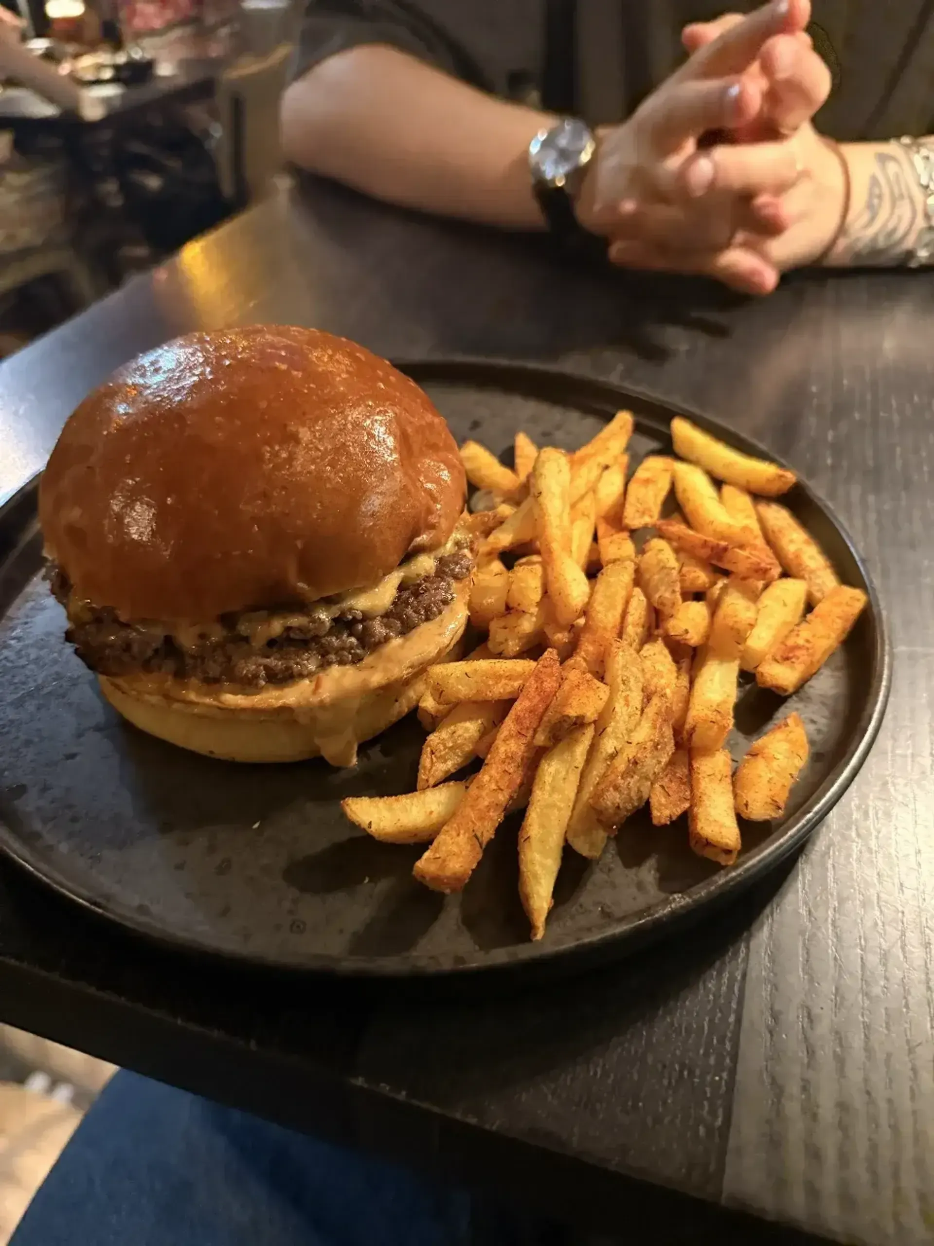 Nuostabus smash burgeris, turbūt geriausias kokį yra tekę valgyt. Tobulai dera s