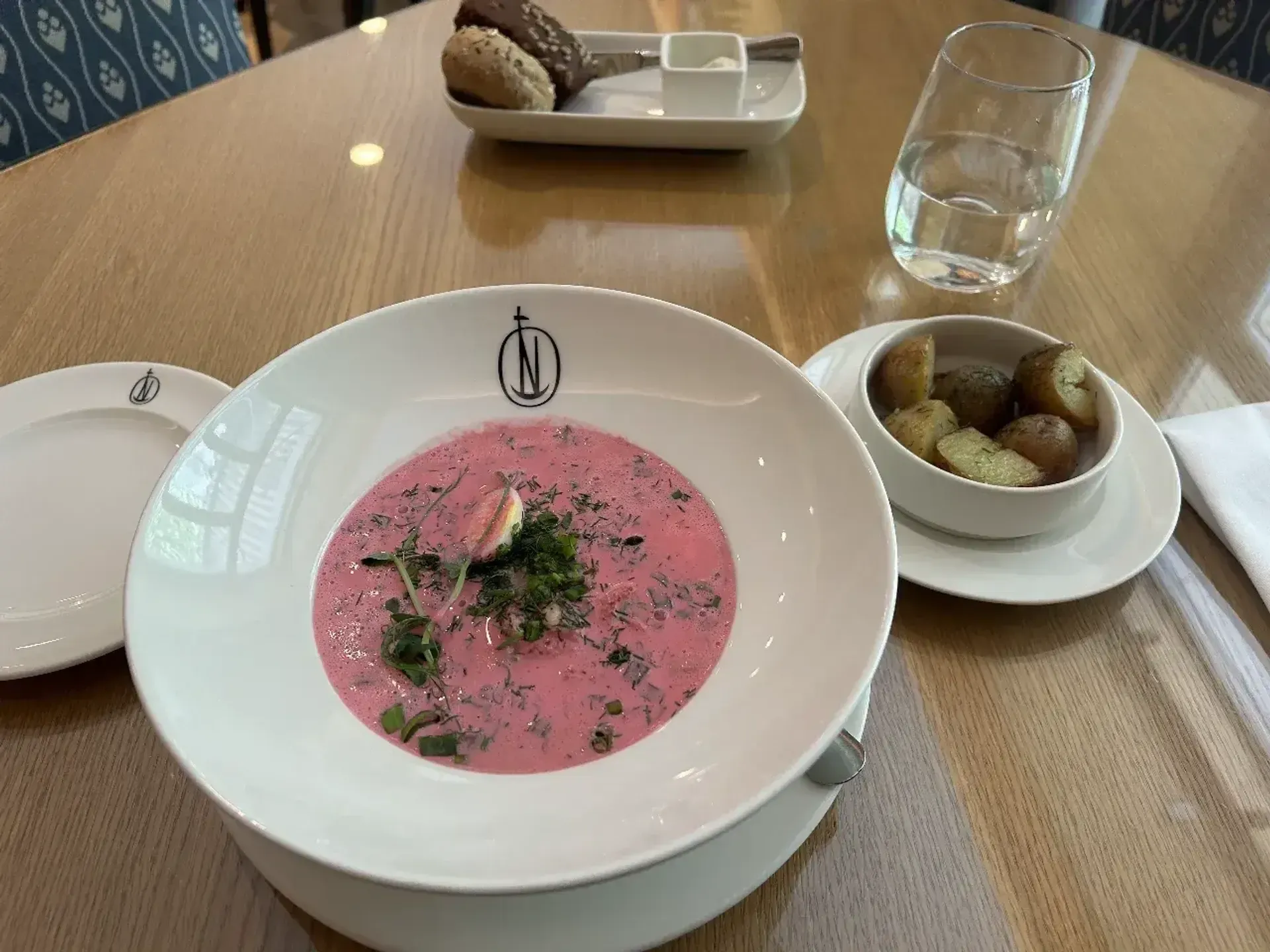 Labai norėjau paragauti šio senovinio recepto su vėžių uodegėlėmis. Labai faina