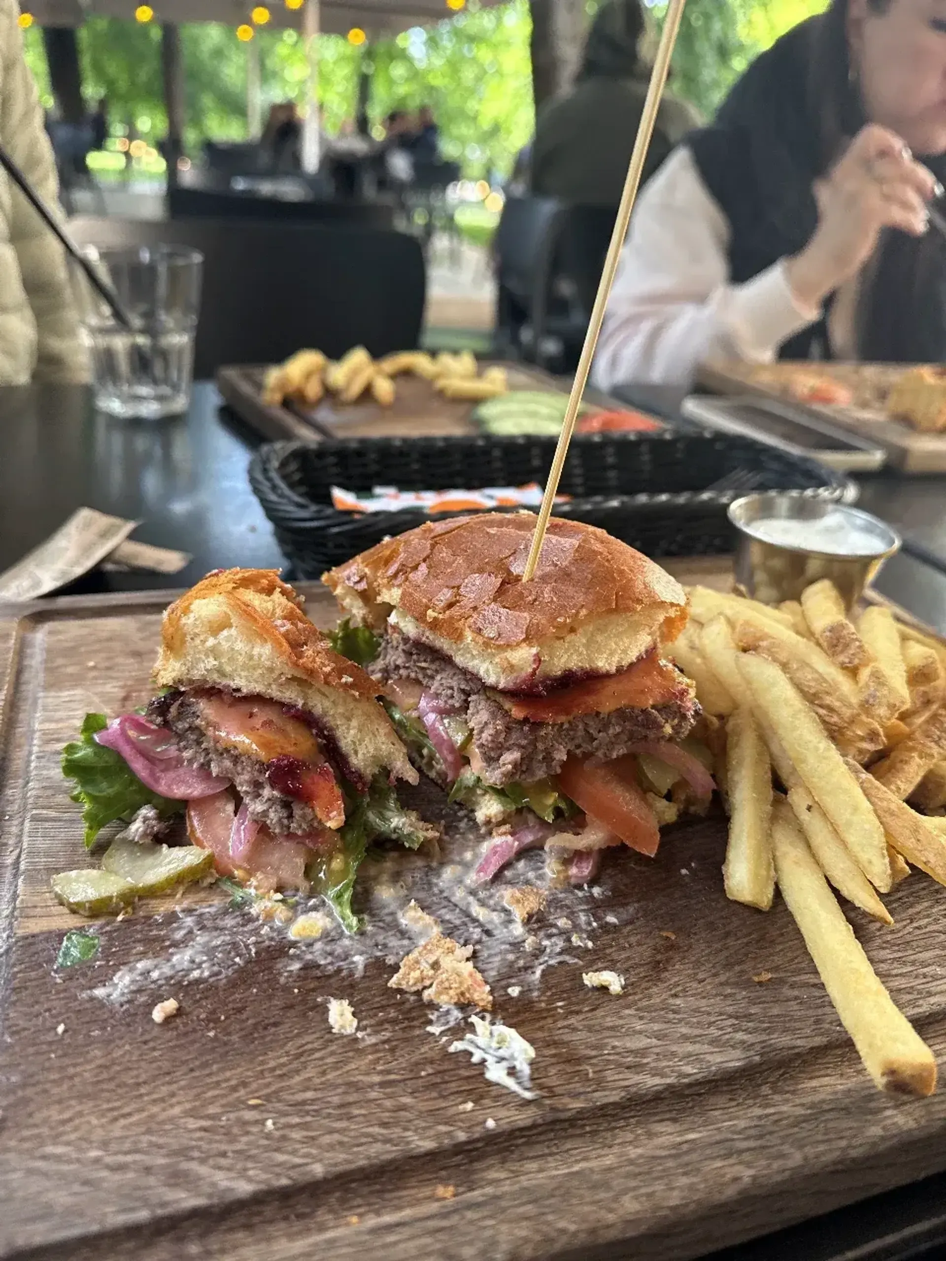 Apsikeitėm su vaikinu, jam patiko ir man patiko. Toks burgeriškas burgeris. Nėra