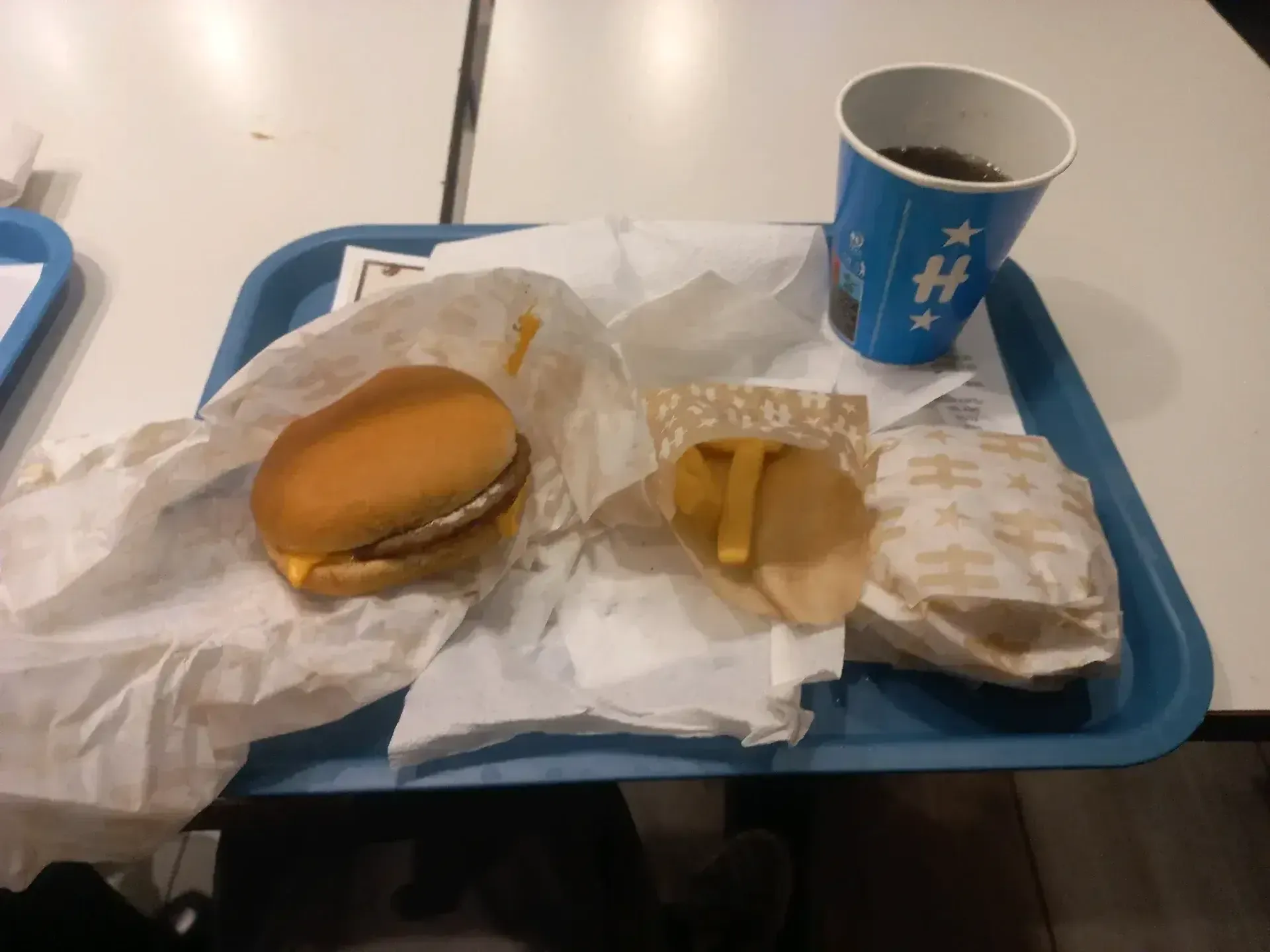 Nu hesburgeris, nieko pridurt, nieko atimt. Po 3 alaus labai skanu, bet manau, k