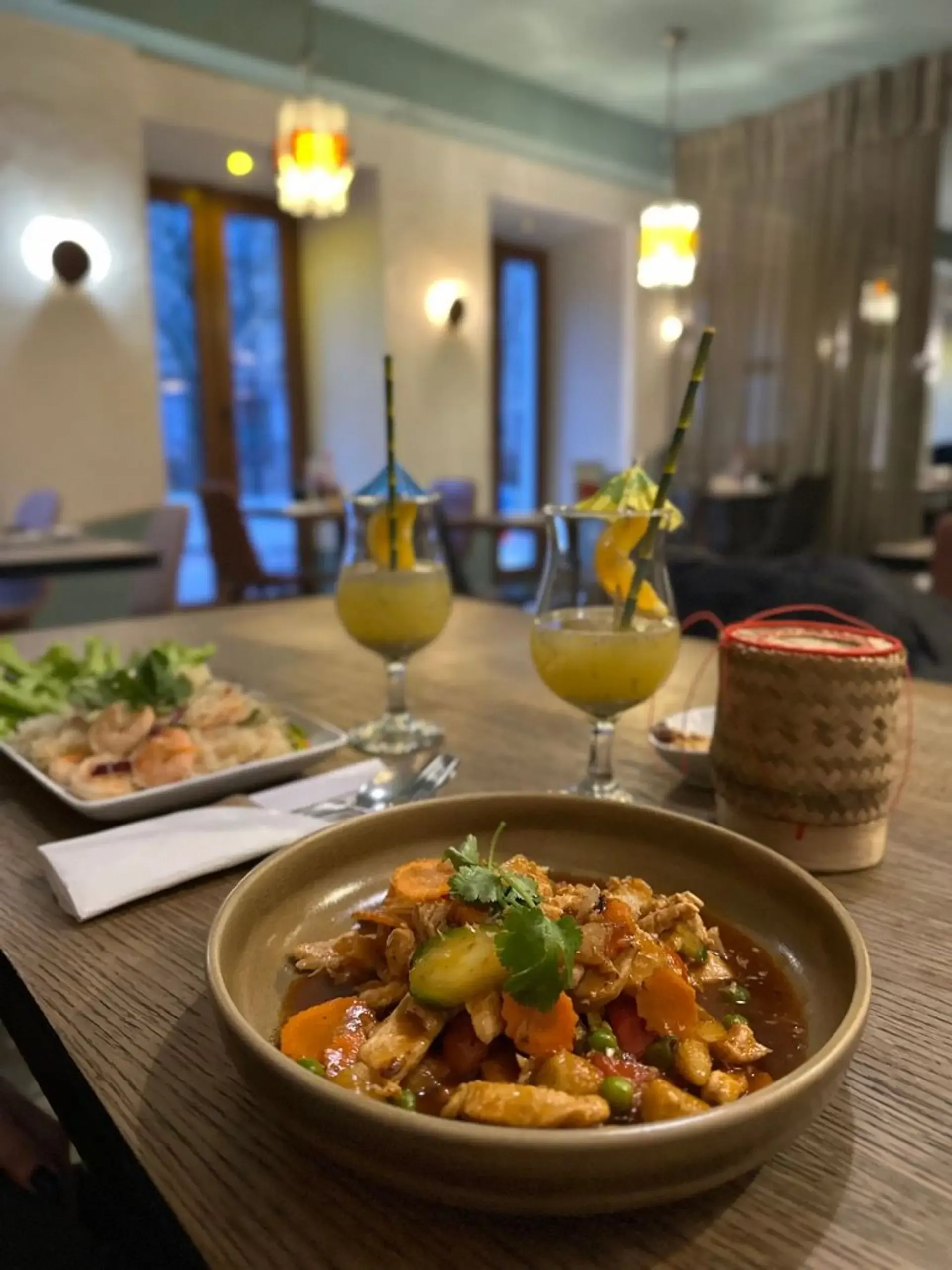 Į Thai House visada noriu grįžti dėl šito vištienos troškinuko, kuriame max gera