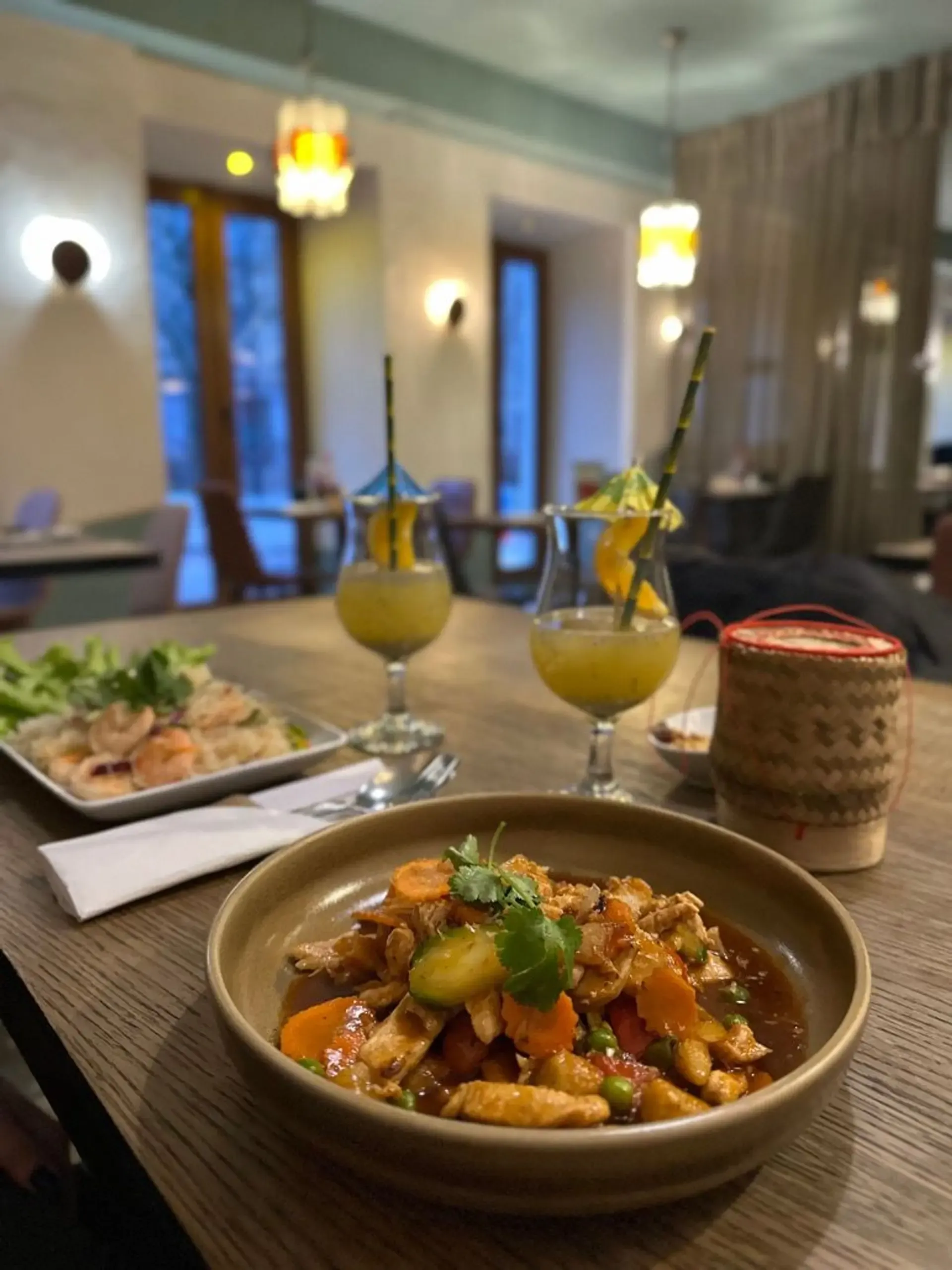 Į Thai House visada noriu grįžti dėl šito vištienos troškinuko, kuriame max gera