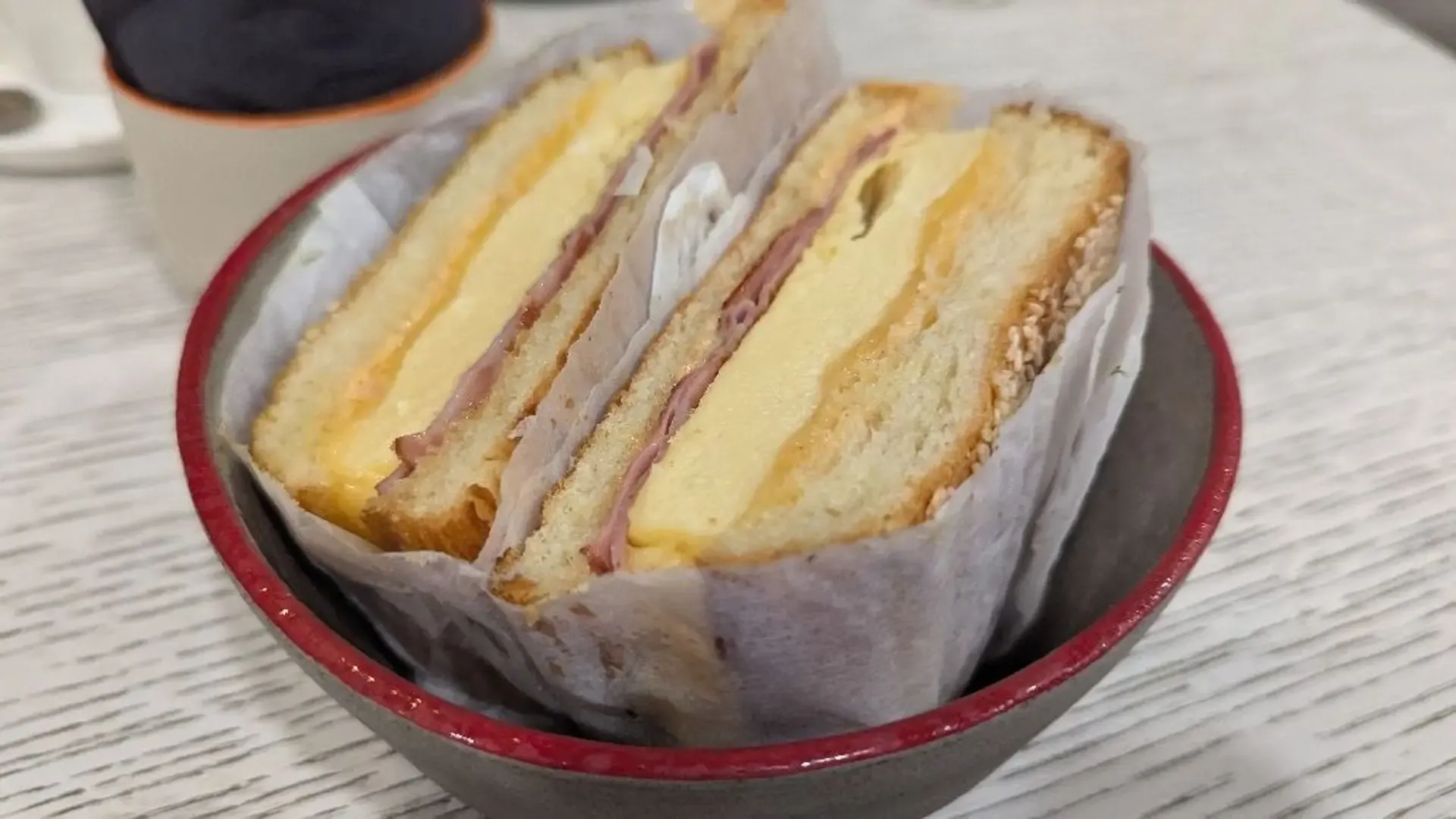 Šis sumuštinis skiriasi nuo anksčiau buvusio Club Sandwitch, kuris mano akimis b