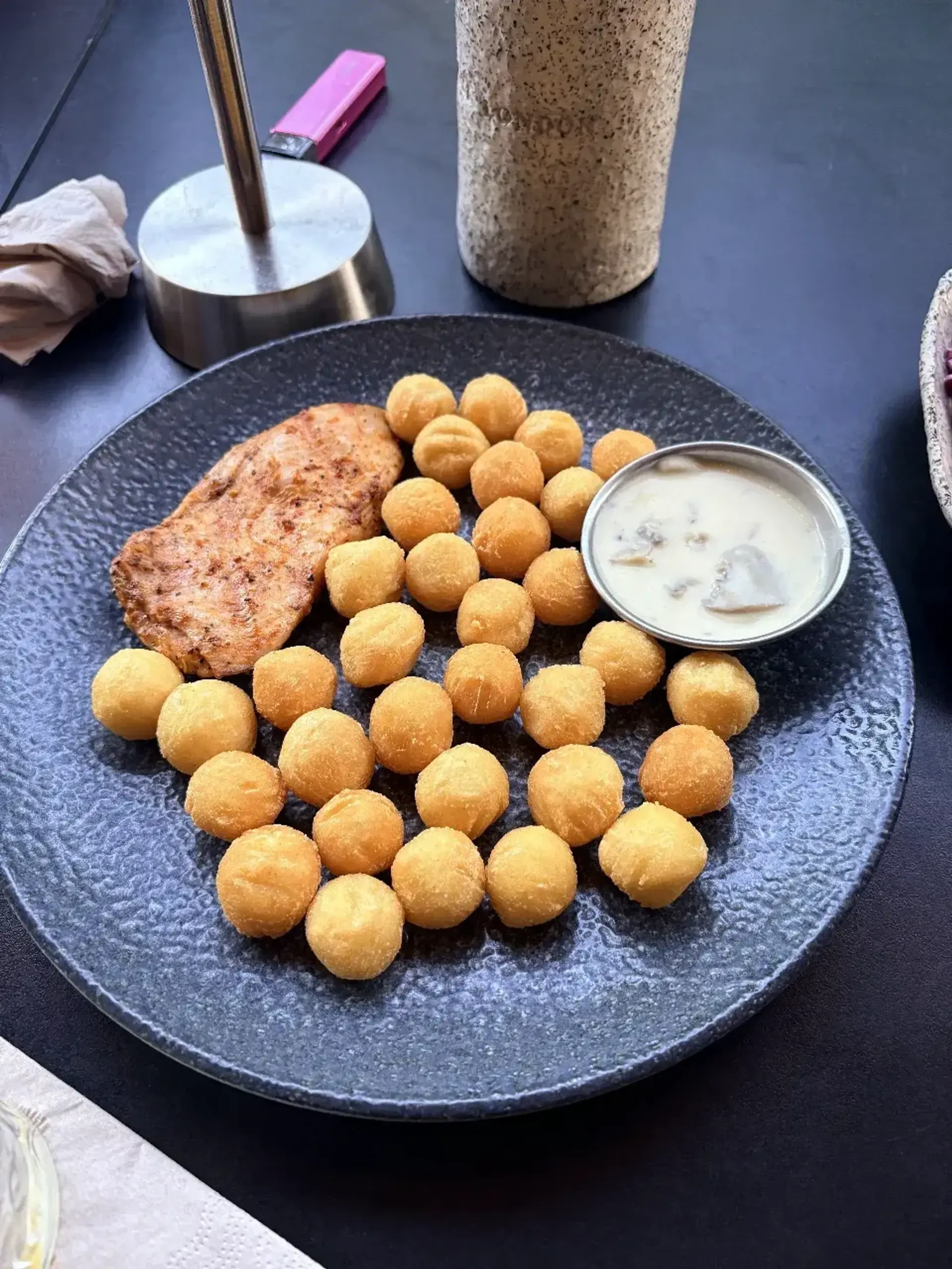 Buvo išeita vakarienes (vėl į london grillą, nesikabinėkit)
Galimai buvo paimta