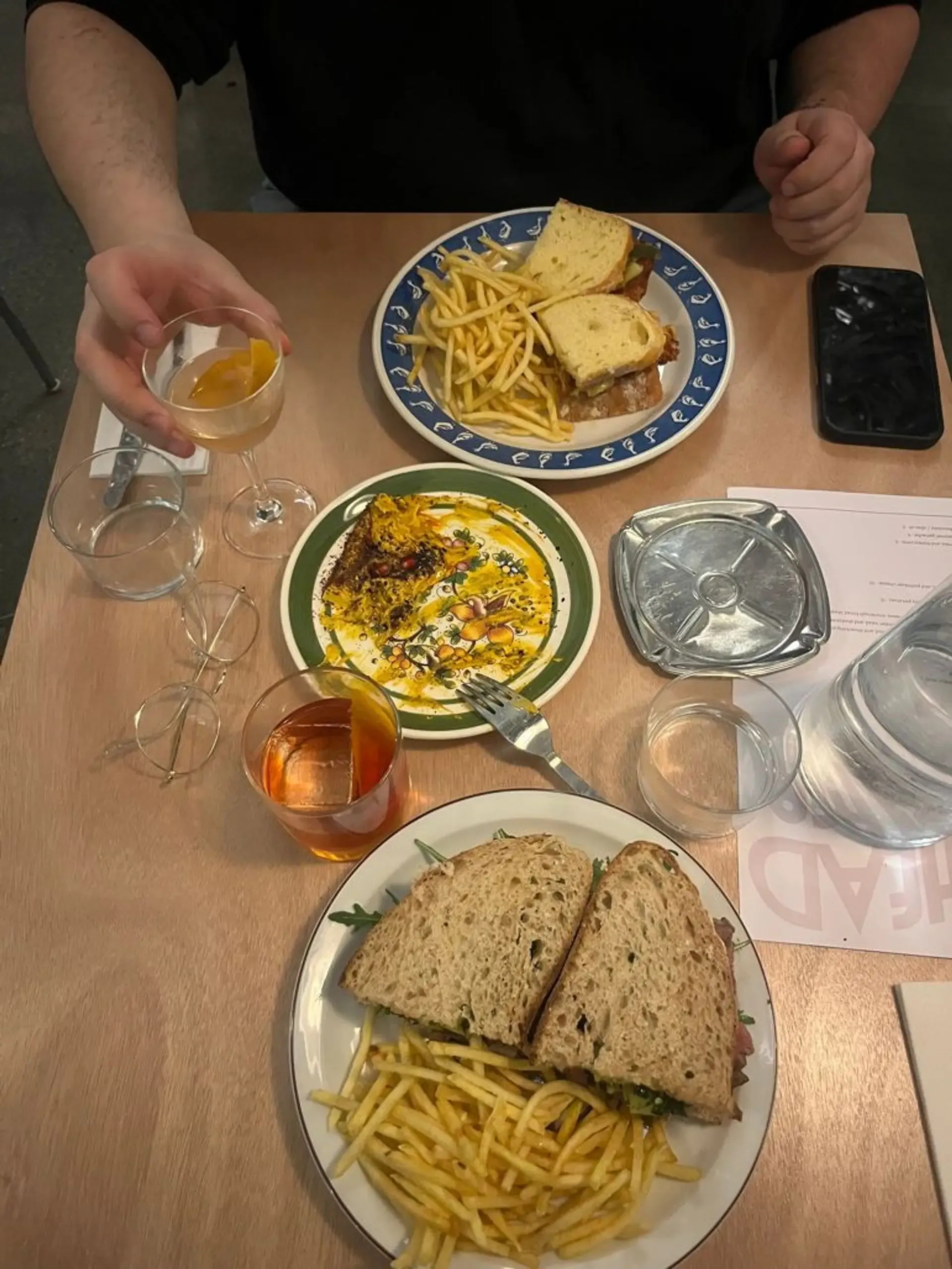 Žodžiu sumuštinis tas tolimesnis nuotraukoje :D Bet patikėkit manim - woooow. La