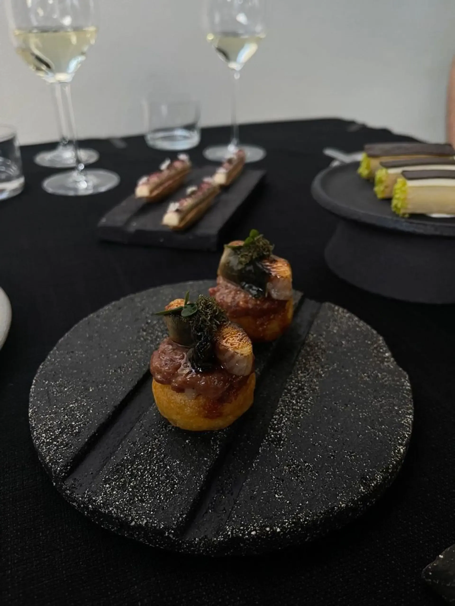 gyvenimą keičiantis kąsnis. tobulai purus ir sunkus, fresh jautienos tartaras ir