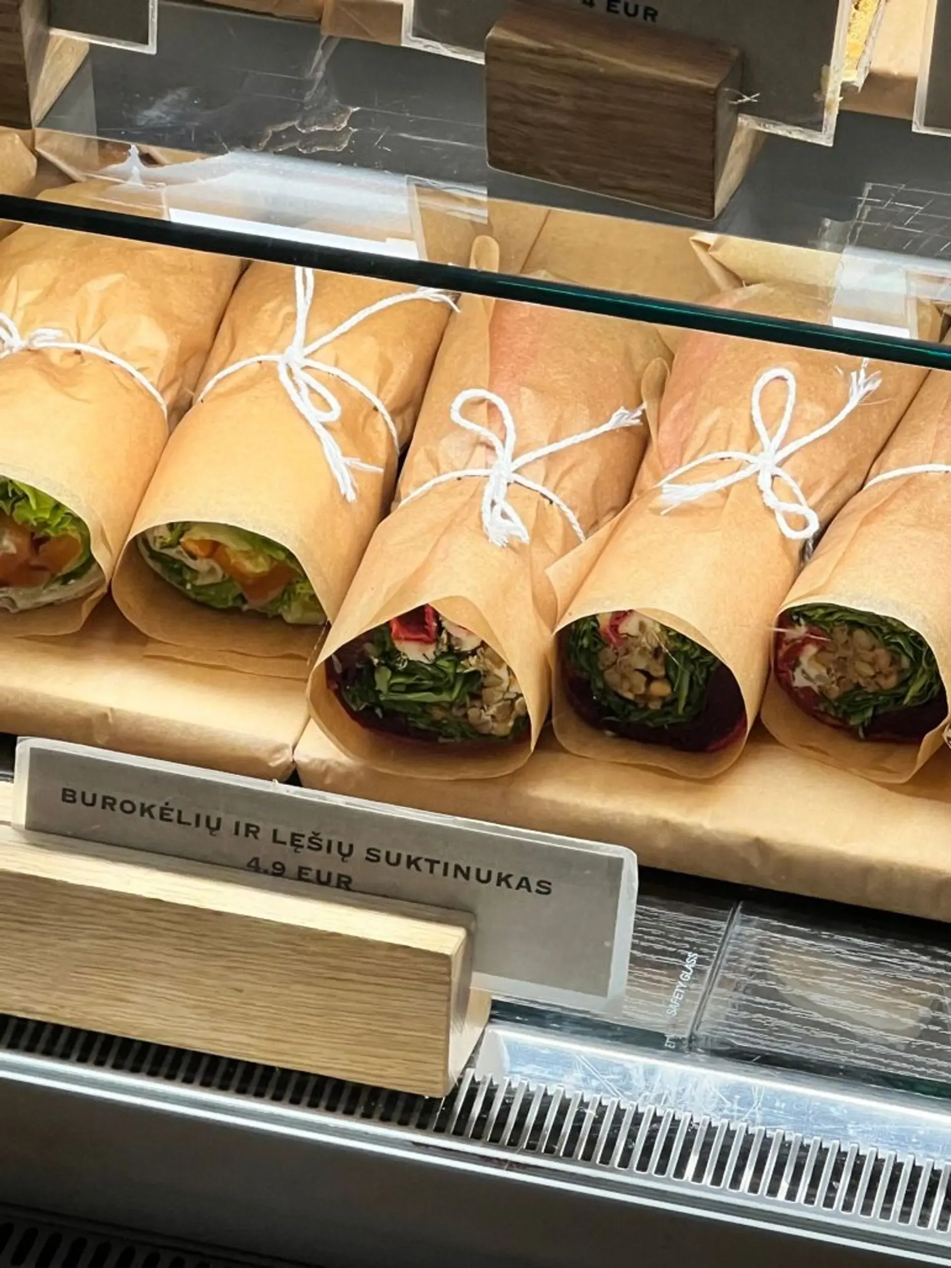 Viskas liuks!🌯 irgi nėra ryškaus cinkelio, bet skonio pakankamai, o ir salotos