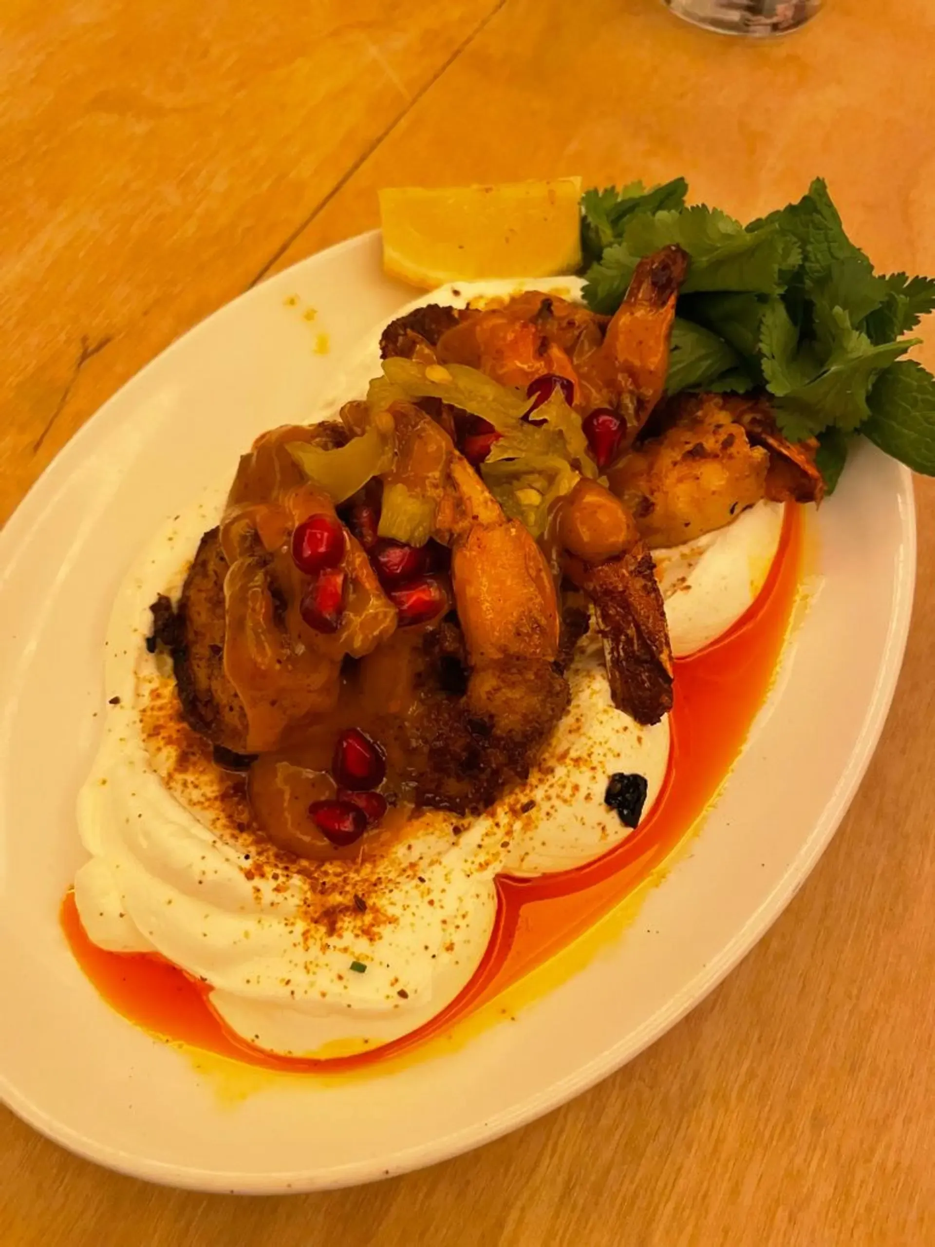 Labneh patalai, tai kas gelbėja patiekalą. Pačios krevetės iš savęs nieko ypatin