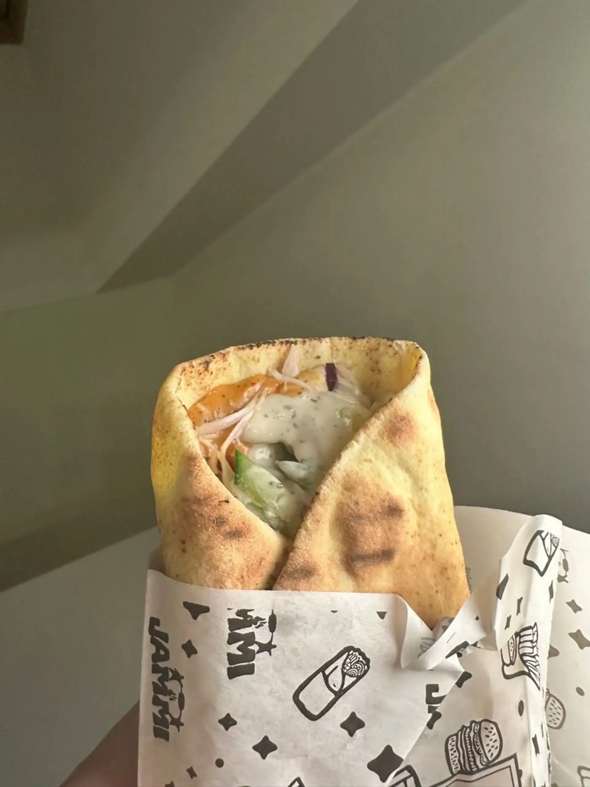 Tai yra Lietuvos kebabo standartas. Gelbėjo, kai po pamokų reikėdavo greitai pav