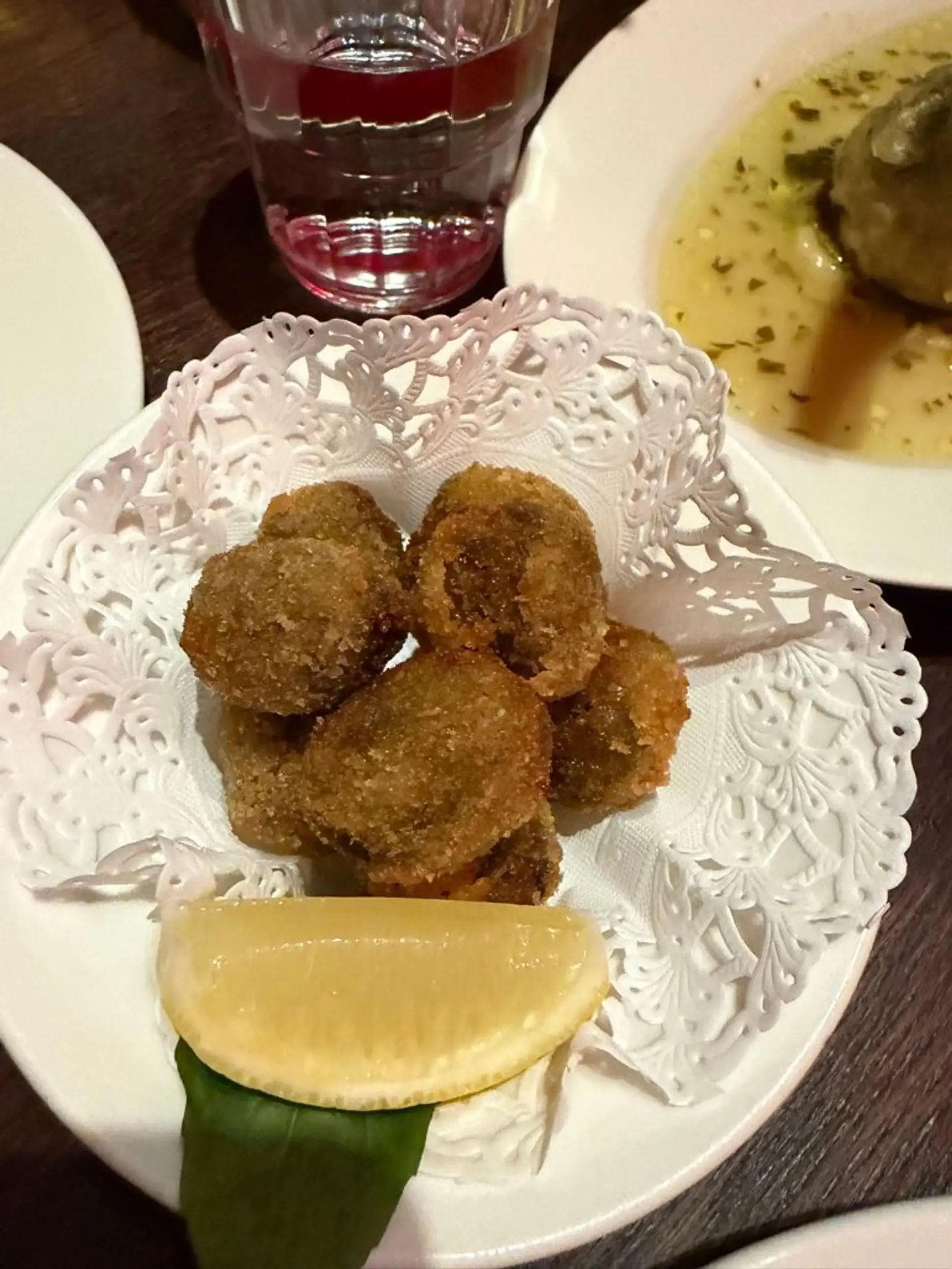 Nauja patirtis. Prisiminiau laikus, kai YouTube dominavo mada viską deep fry’int
