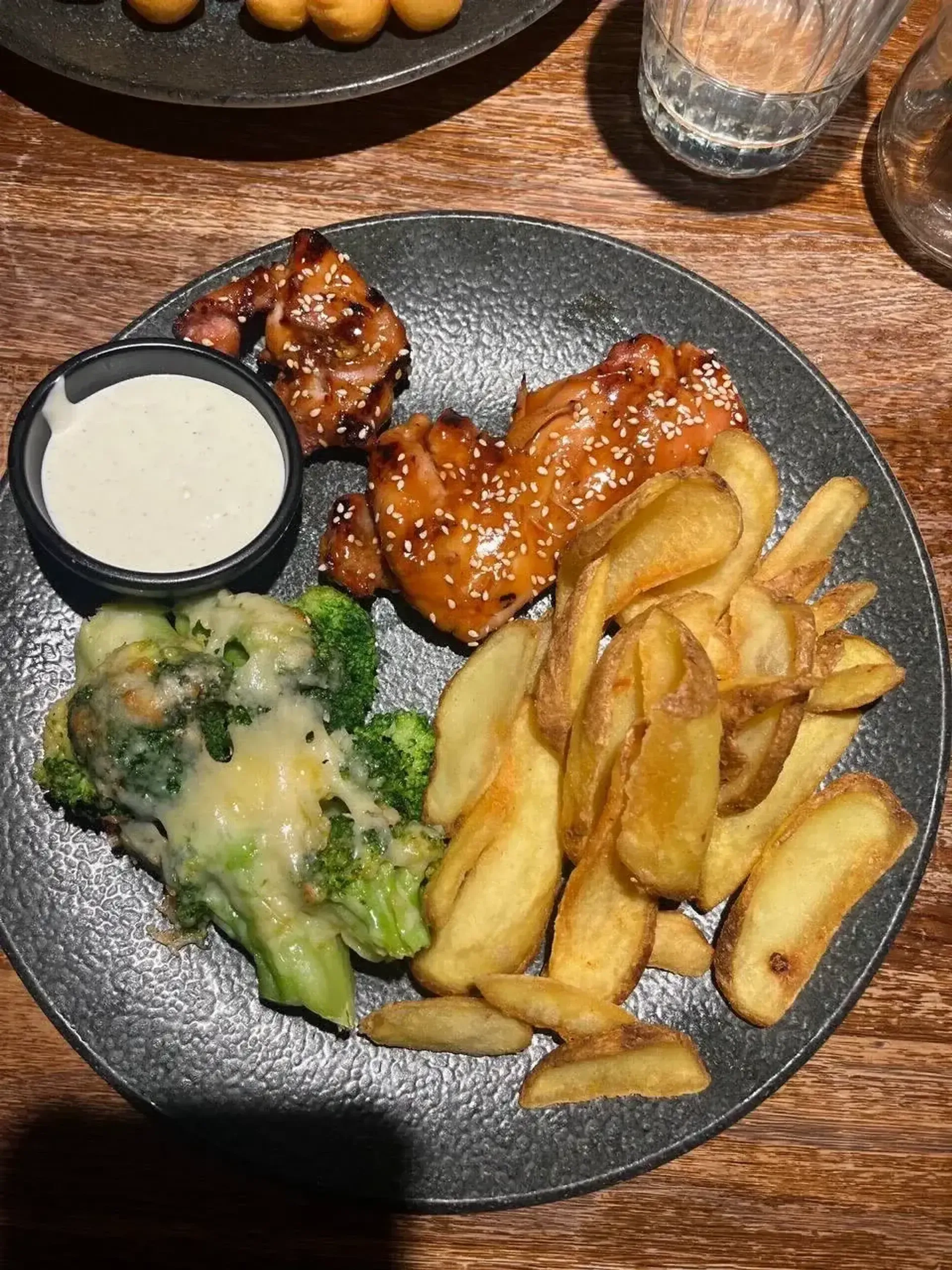 Grill London viena iš mano mėgstamiausių vietų. Tai ta vieta, kur ateini ir gali