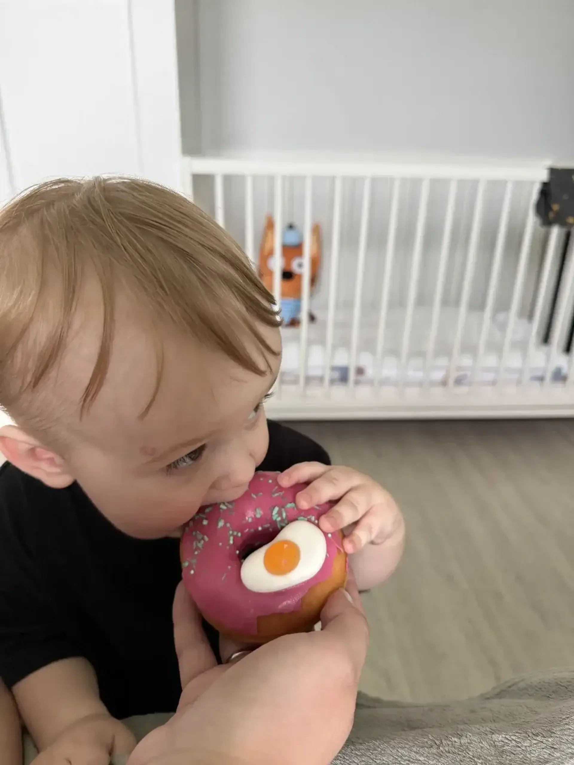 Nelabai patiko. Kažkokia sausa, gal net ne šiandien atitirpinta. Trūksta viduj k