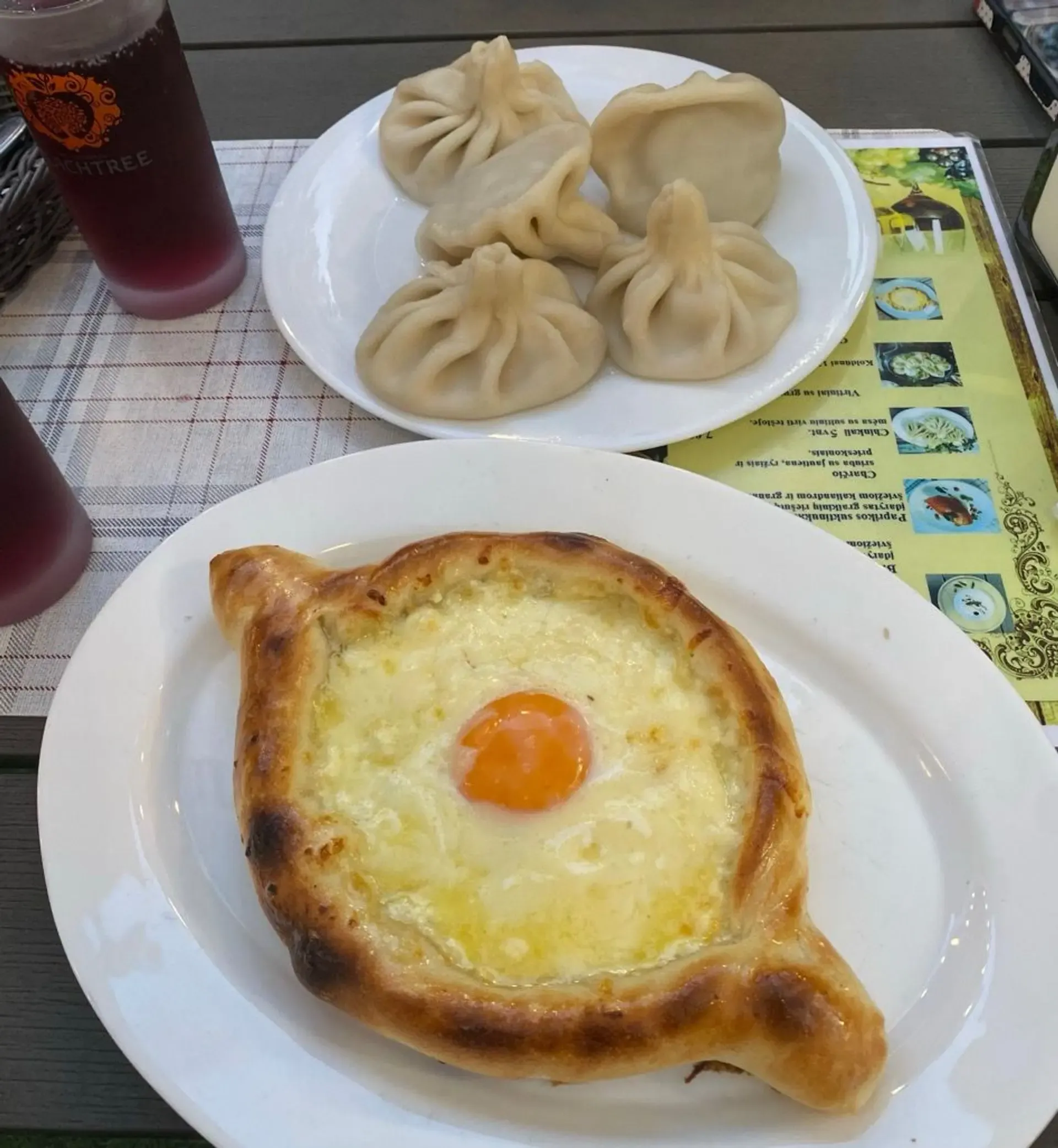 Restoranėlis neišvaizdus, lokacija kelia įtarimų, tačiau maistas - nepriekaištin