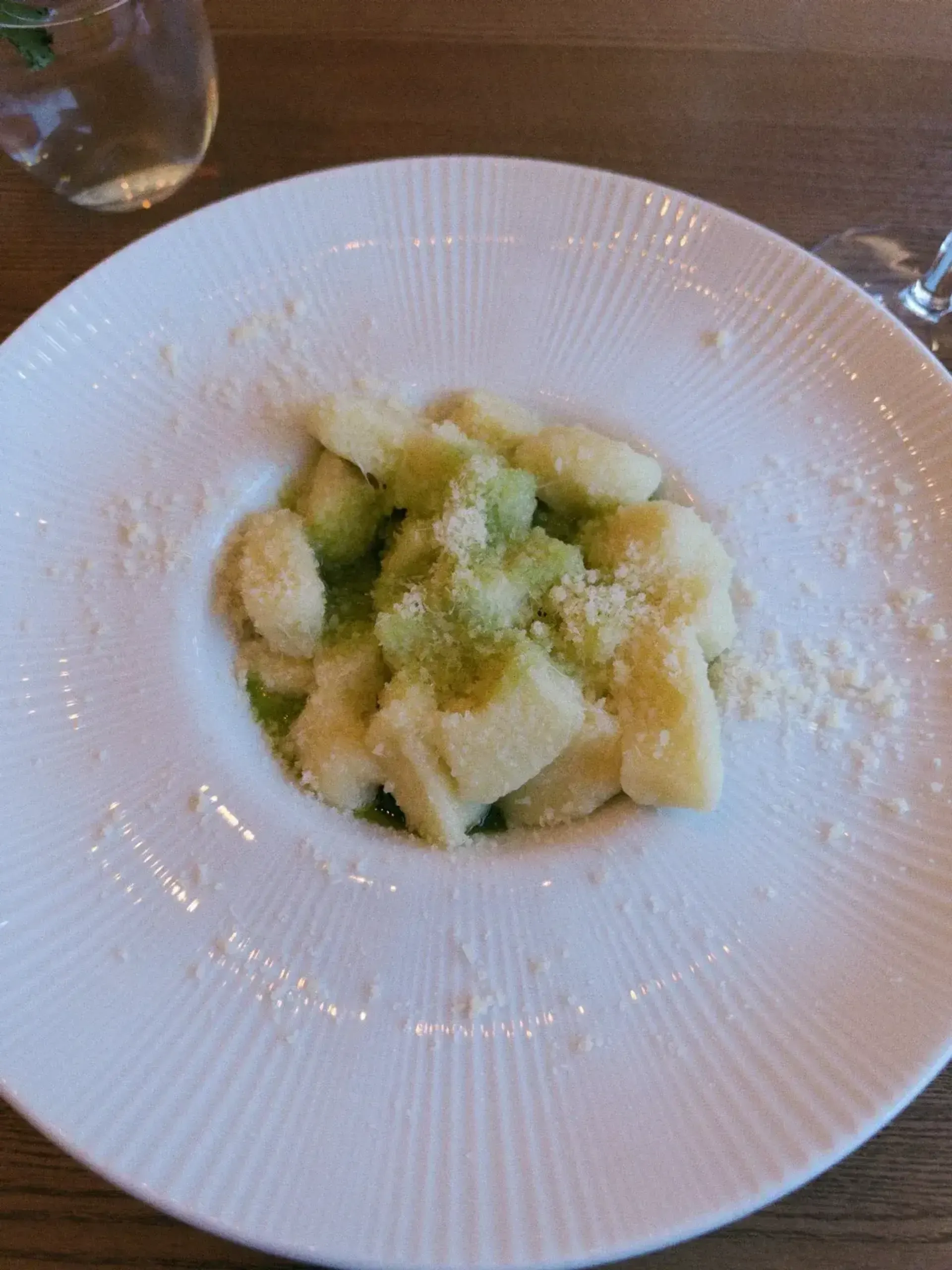 Gardūs niokiai, minkšti, bet yra ir ką kramtyt, pakankamai druskos. Pesto čia ly