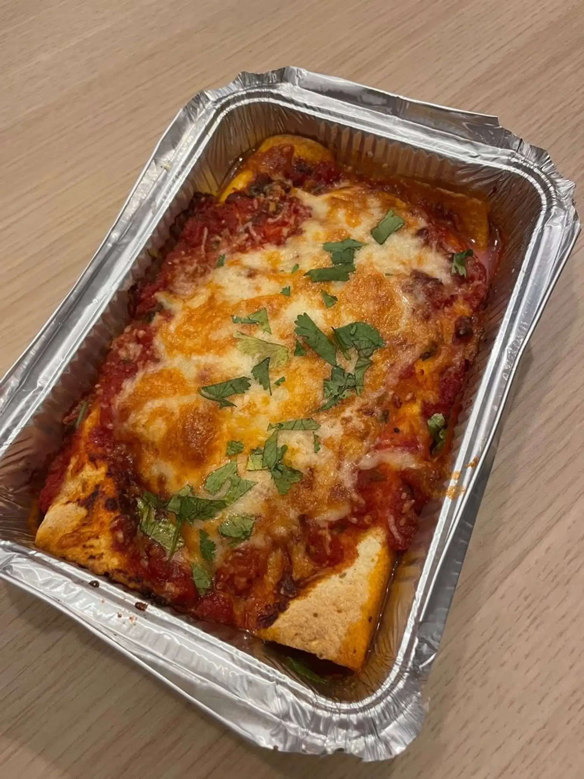 Toks lazanijos ir burito kombinatas,
aštrumą vertinčiau 4/10, bet čia ne tam
app