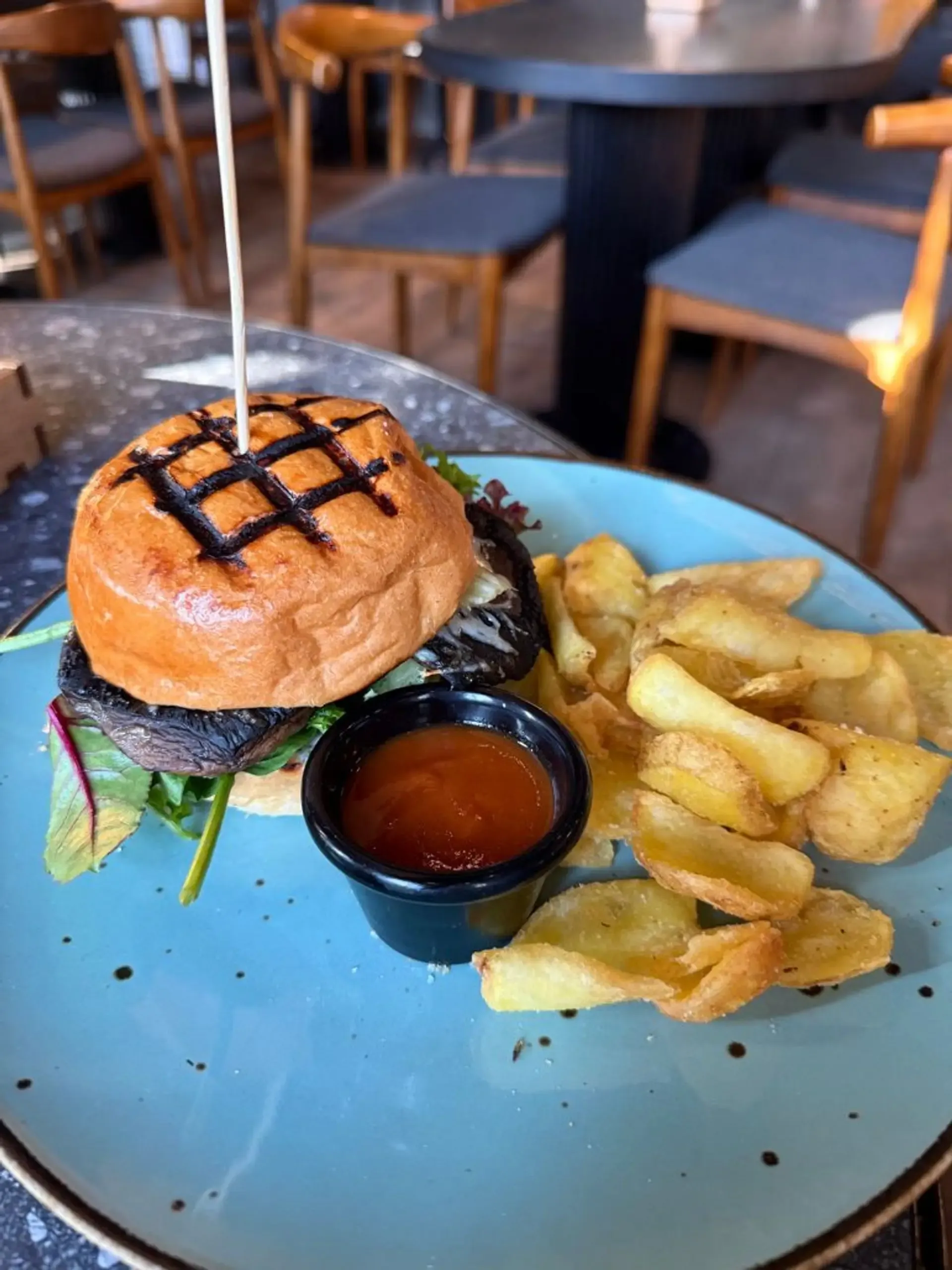 Mano antras gyvenime valgytas vegetariškas burgeris, tai labai sunku priskirti ž