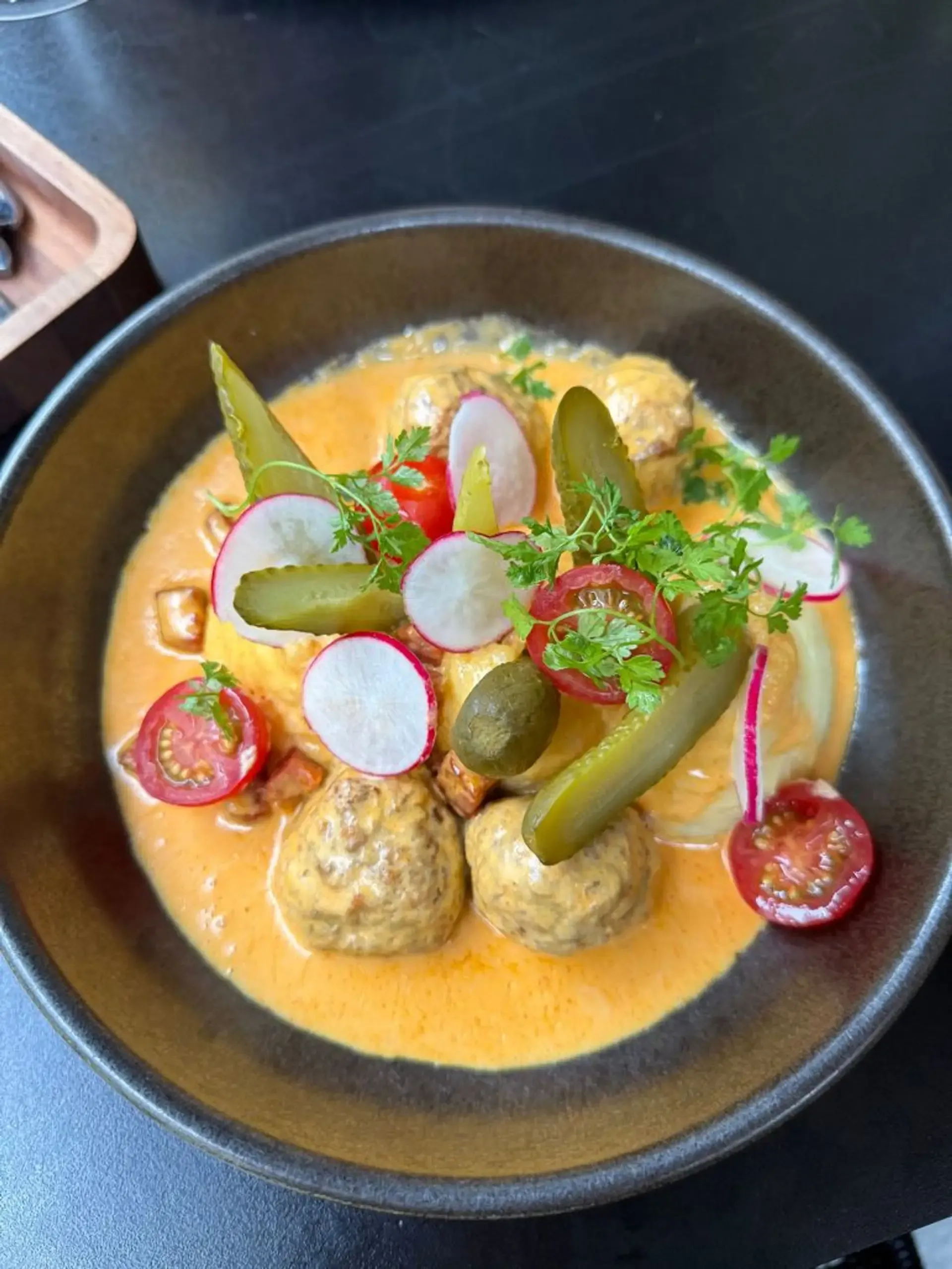 Yra geresnių patiekalų šitame restorane. Nebent specifiškai norit kotletų. Šiaip