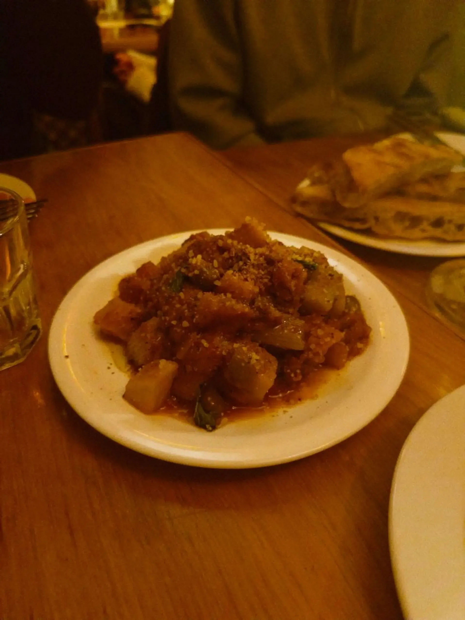 Puikiai perteikiantis naminio maisto sąvoką patiekalas, sunku jį man užkandžiu v
