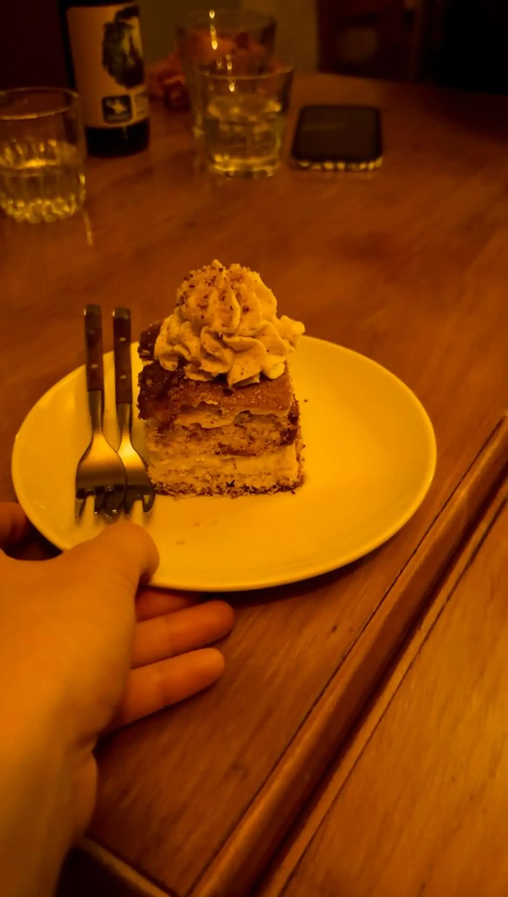 Nuostabiai vakarą vainikavęs desertas. Minkštas pyragiukas (atrodo gal net šilta