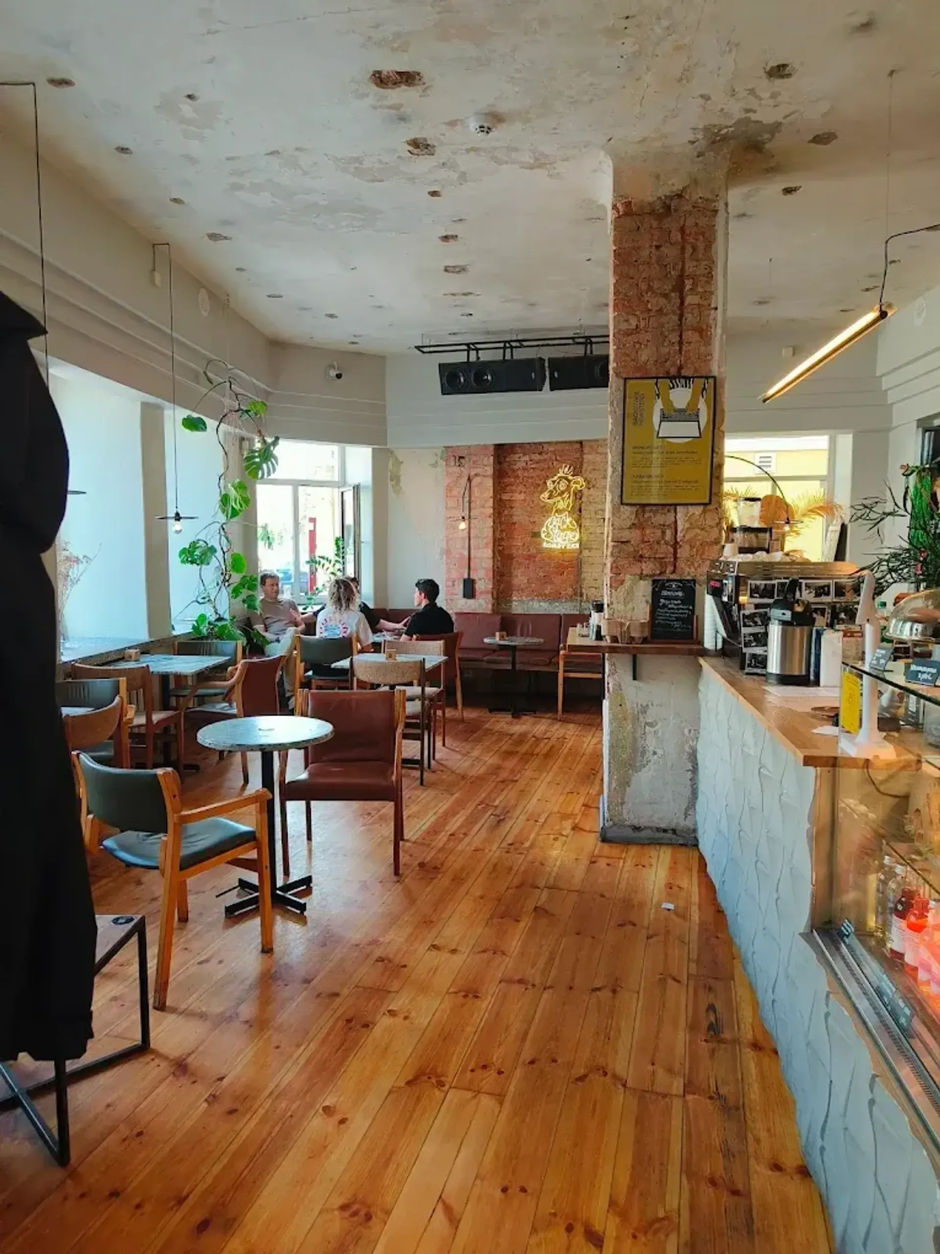 Backstage Café