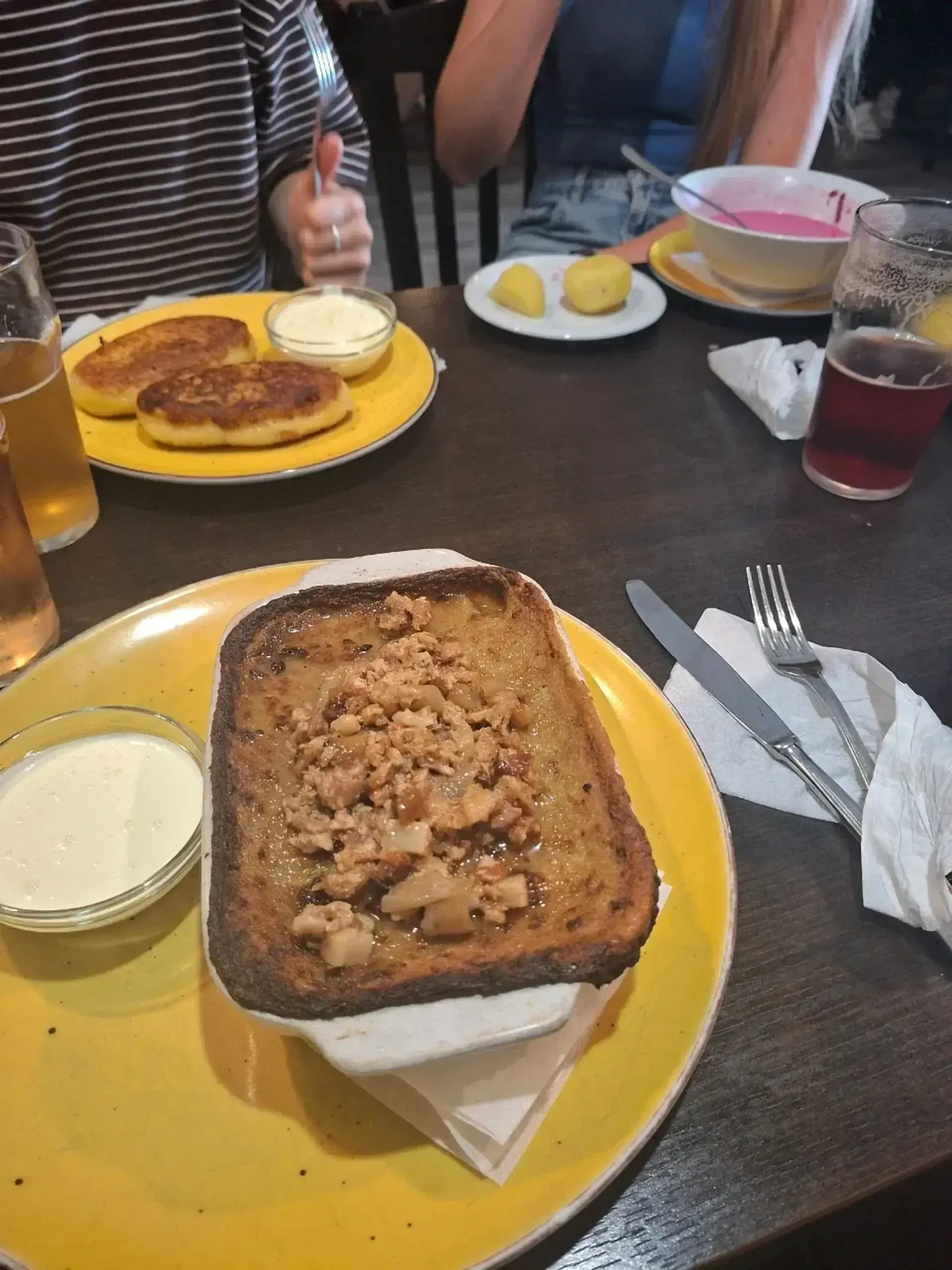 Skonis bombinis, tik kad nusideginau liežuvį tai atsargiai. Mažas minusas kad yr