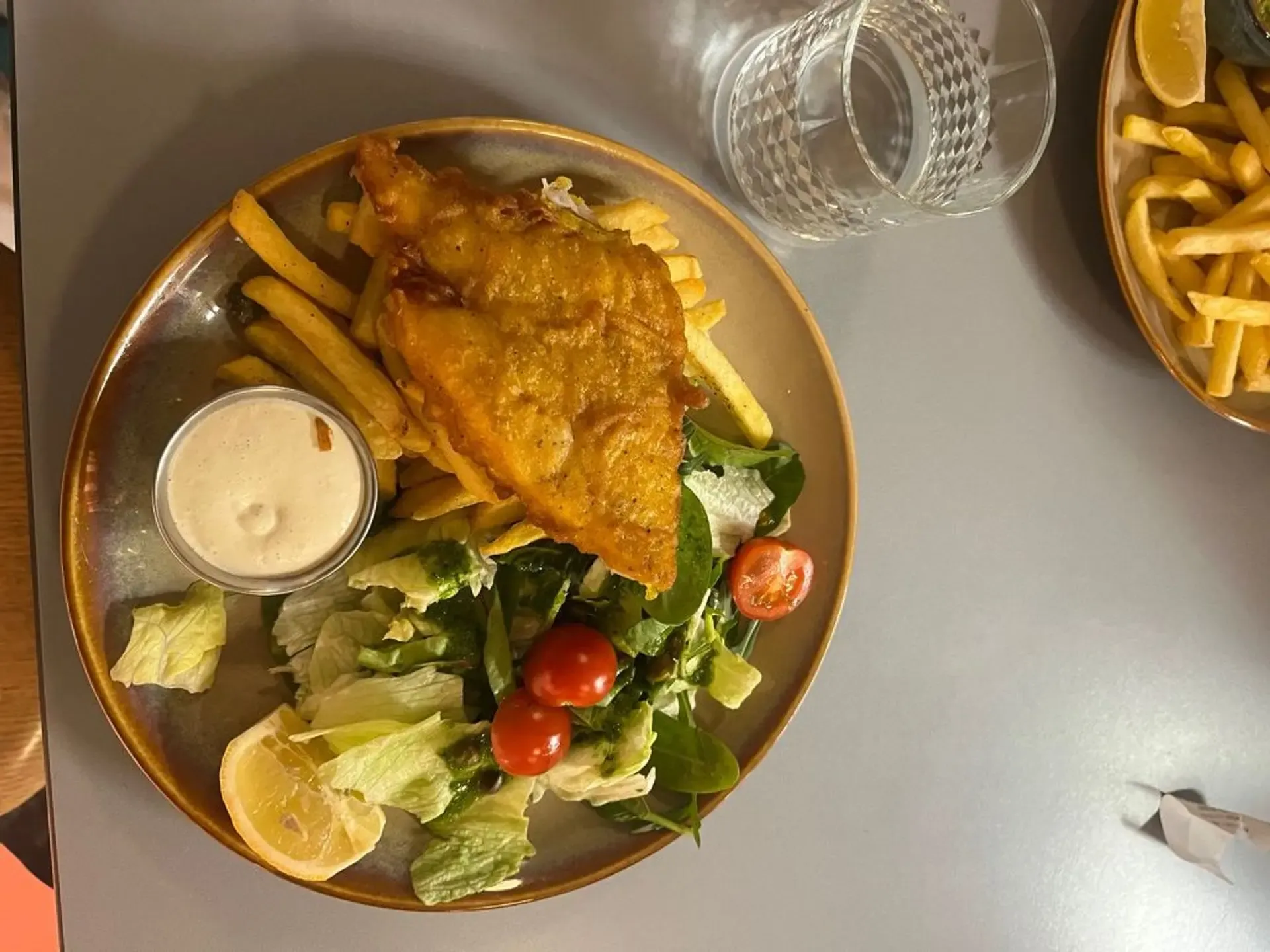 Na, man tai yra tiesiog deepfryintas liūdesys. Žuvies tešla gal ir nieko, bet ti