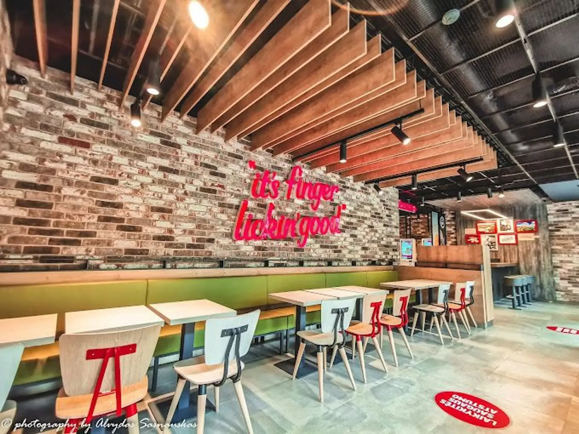 KFC (Gedimino pr.)