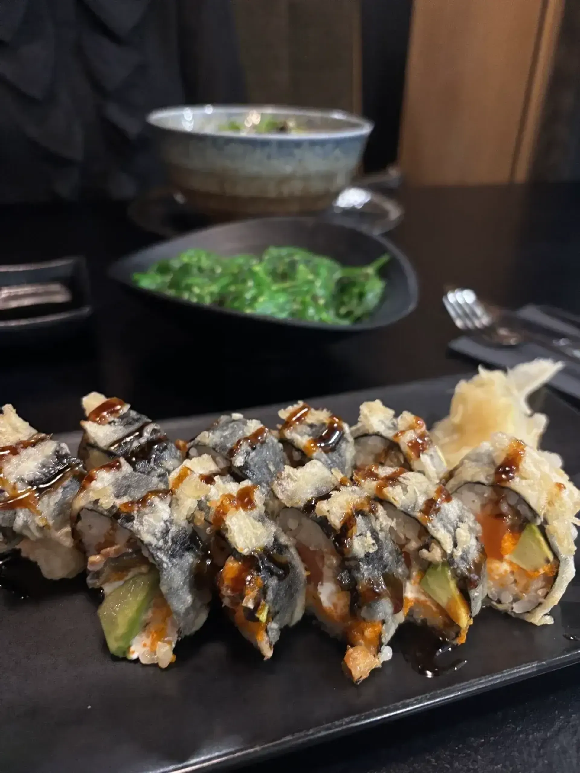 Kolkas manami dar nėra labai nuvylęs, gal kiek ir per šalti sushiukai, bet su wa