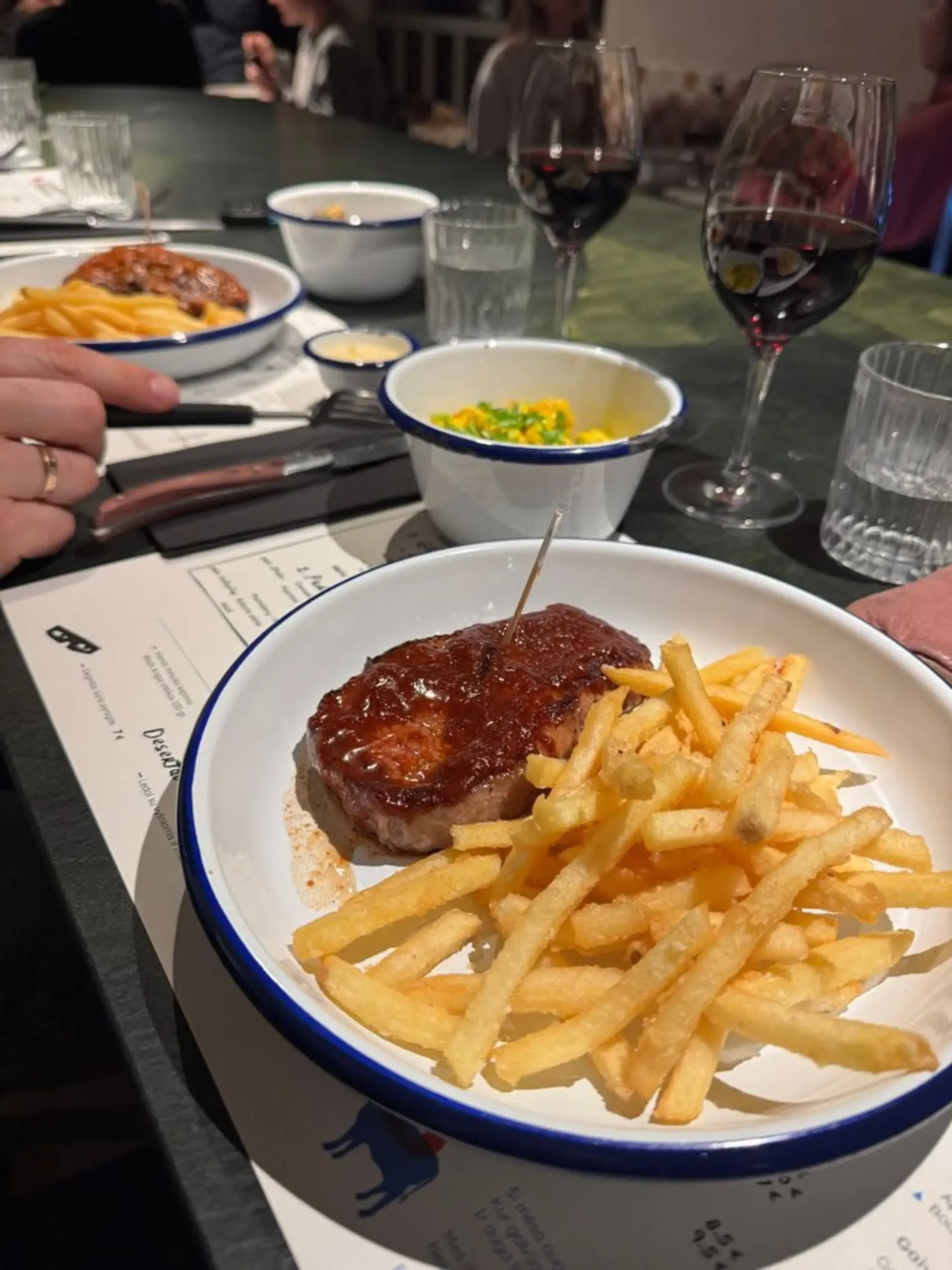 Vienas žodis NUO STA BU. Valgėm jų steiką su bbq padažu ir dienos special, prigr