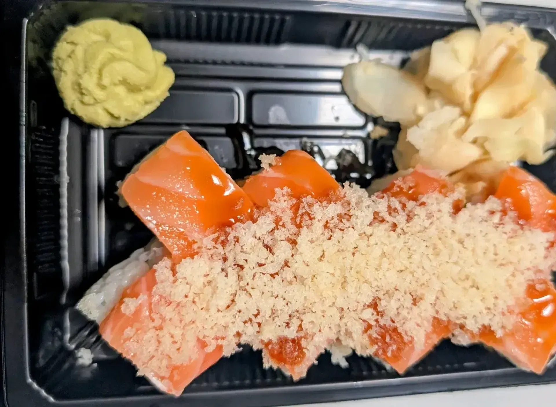 Traški krevetė, tepamas sūris, avada kevadra (avokadas), tepamas sūris, lašiša h