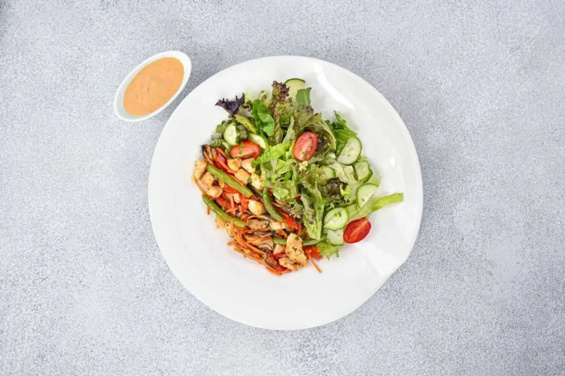 Wok keptos Teriyaki vištienos salotos