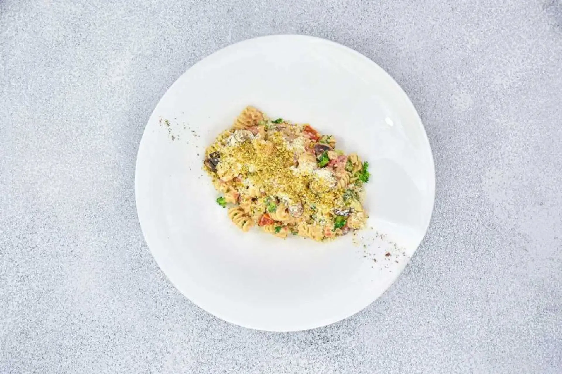 Keturių sūrių pasta su pistacijų riešutais