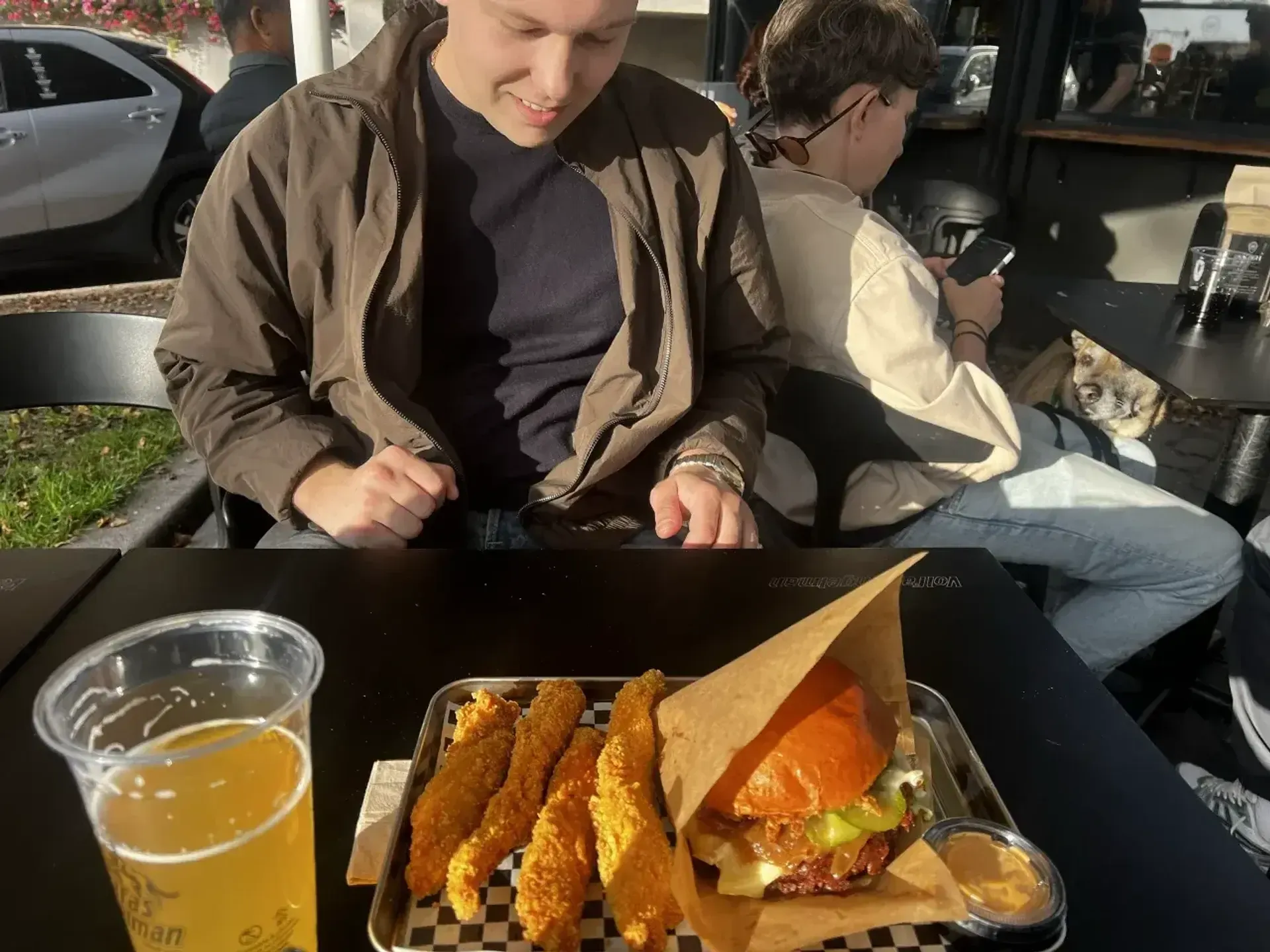 višta labai patiko, burgerį matyt ne tą pasirinkau, kad patiktų. reikėjo ką nors
