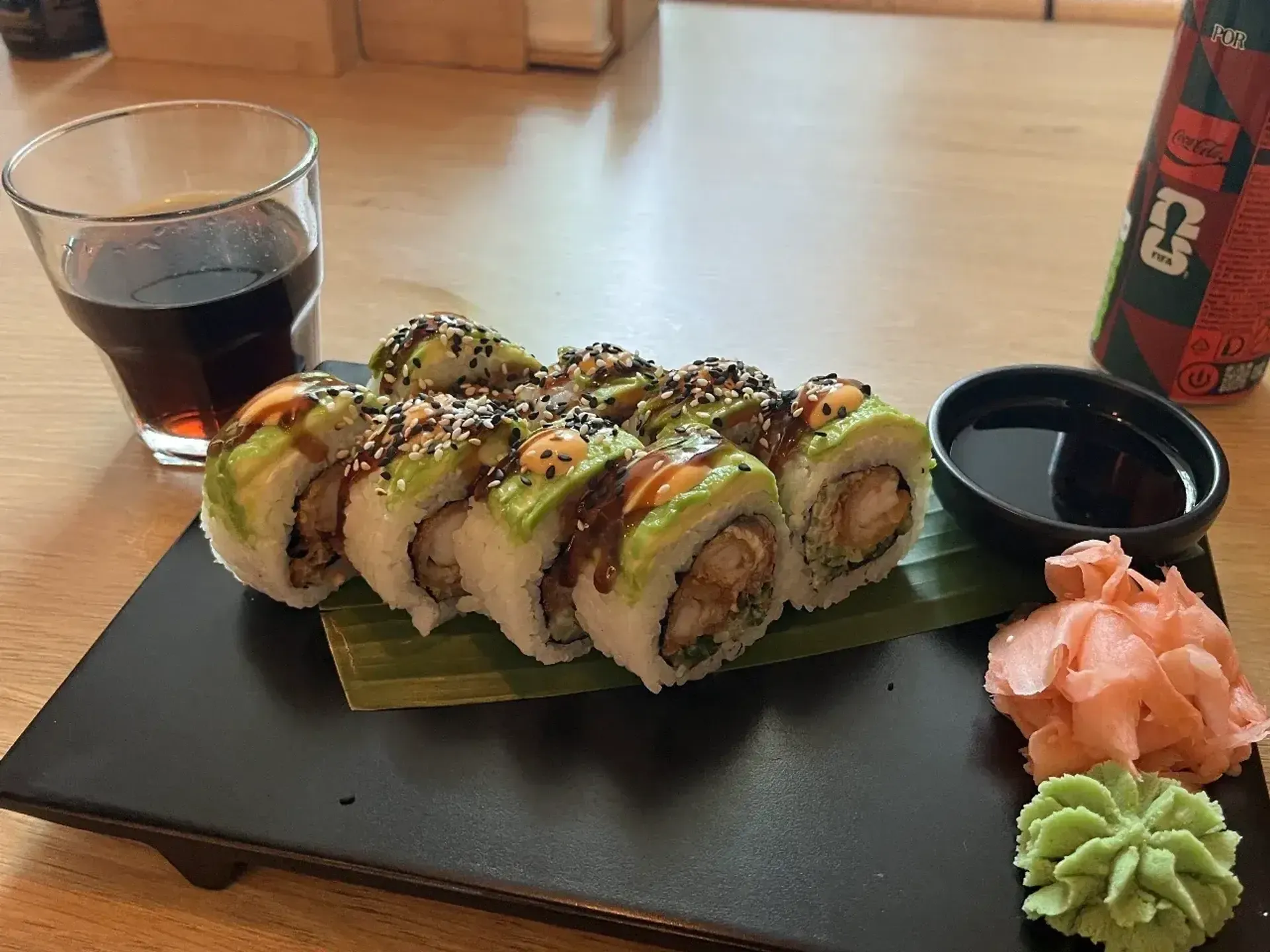geriausi trashy sushiai ever <3 porcija irgi milziniska