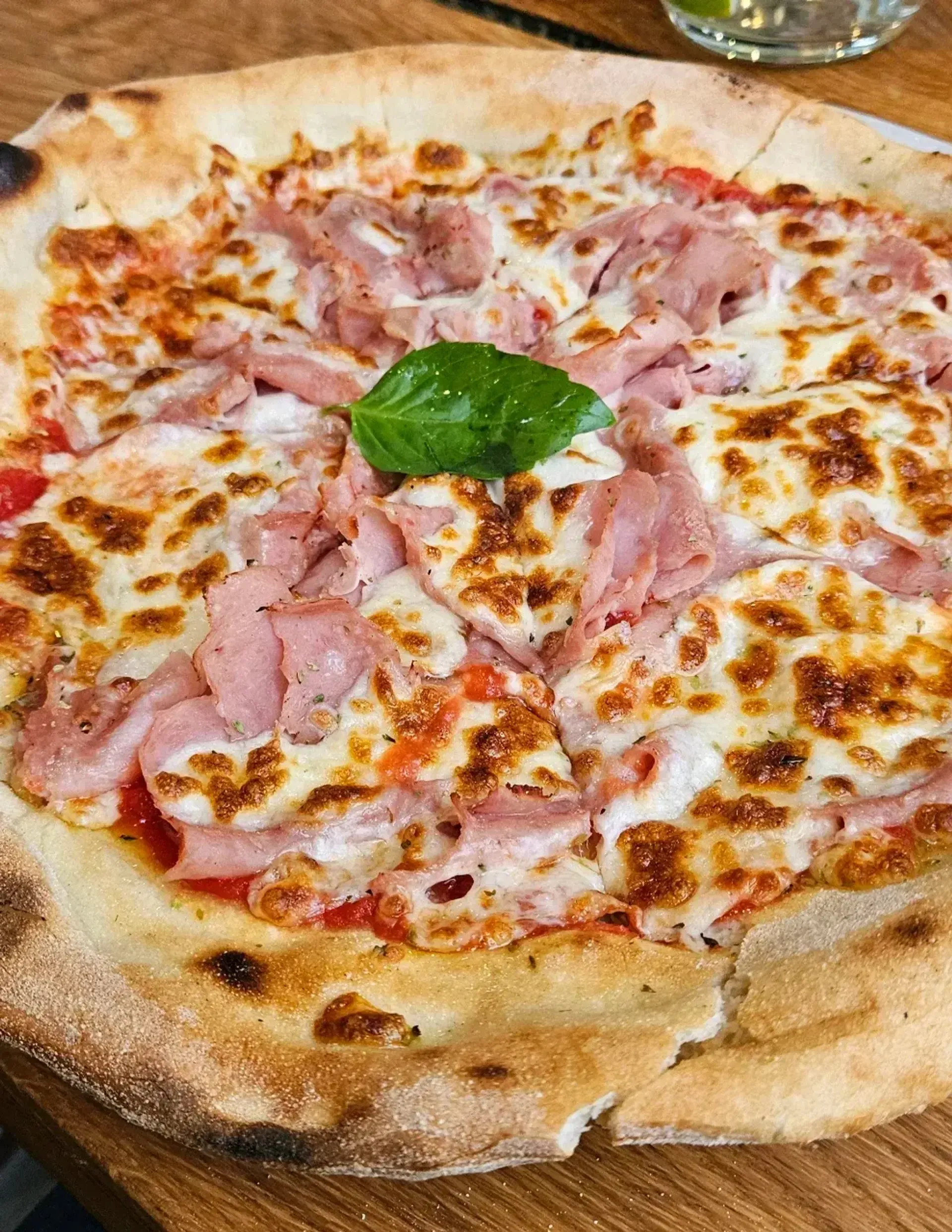 Pica skani kaip reikiant, bet atminusuoju balų, nes erzina, kai neina gabalėlio