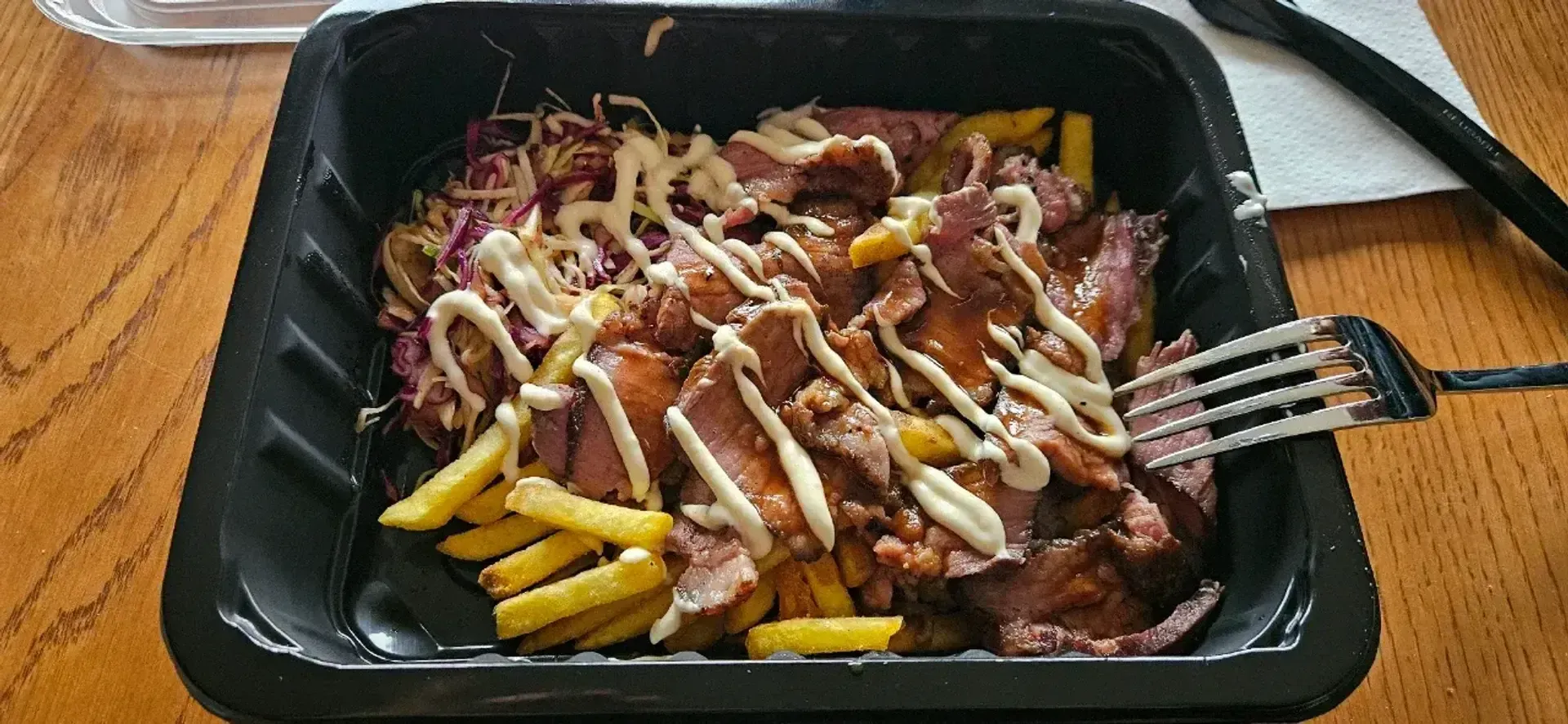 Nors nesu mėsų gerbėja ar tuo labiau ekspertė, bet brisketo skonis galbūt siektų