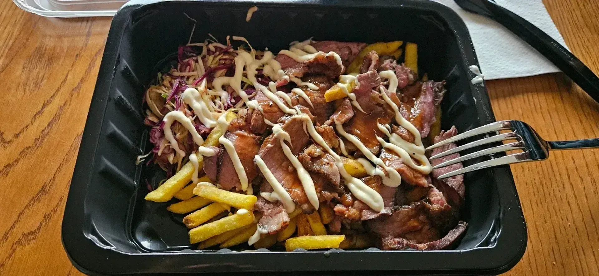 Nors nesu mėsų gerbėja ar tuo labiau ekspertė, bet brisketo skonis galbūt siektų