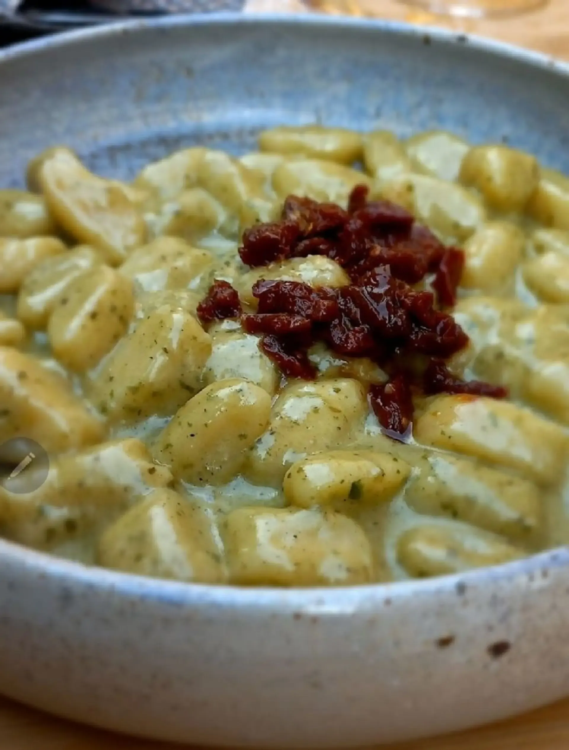 Atradau tikrą skonių lobį – gnocchi su bazilikų pesto ir saulėje džiovintais pom