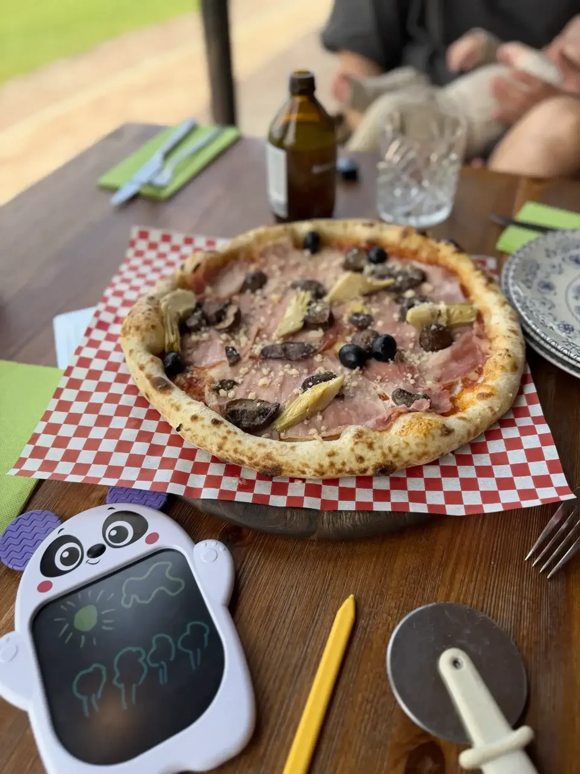 Man labai skani šita capricciosa! Tikrai ne visos capricciosos būna su artišokai