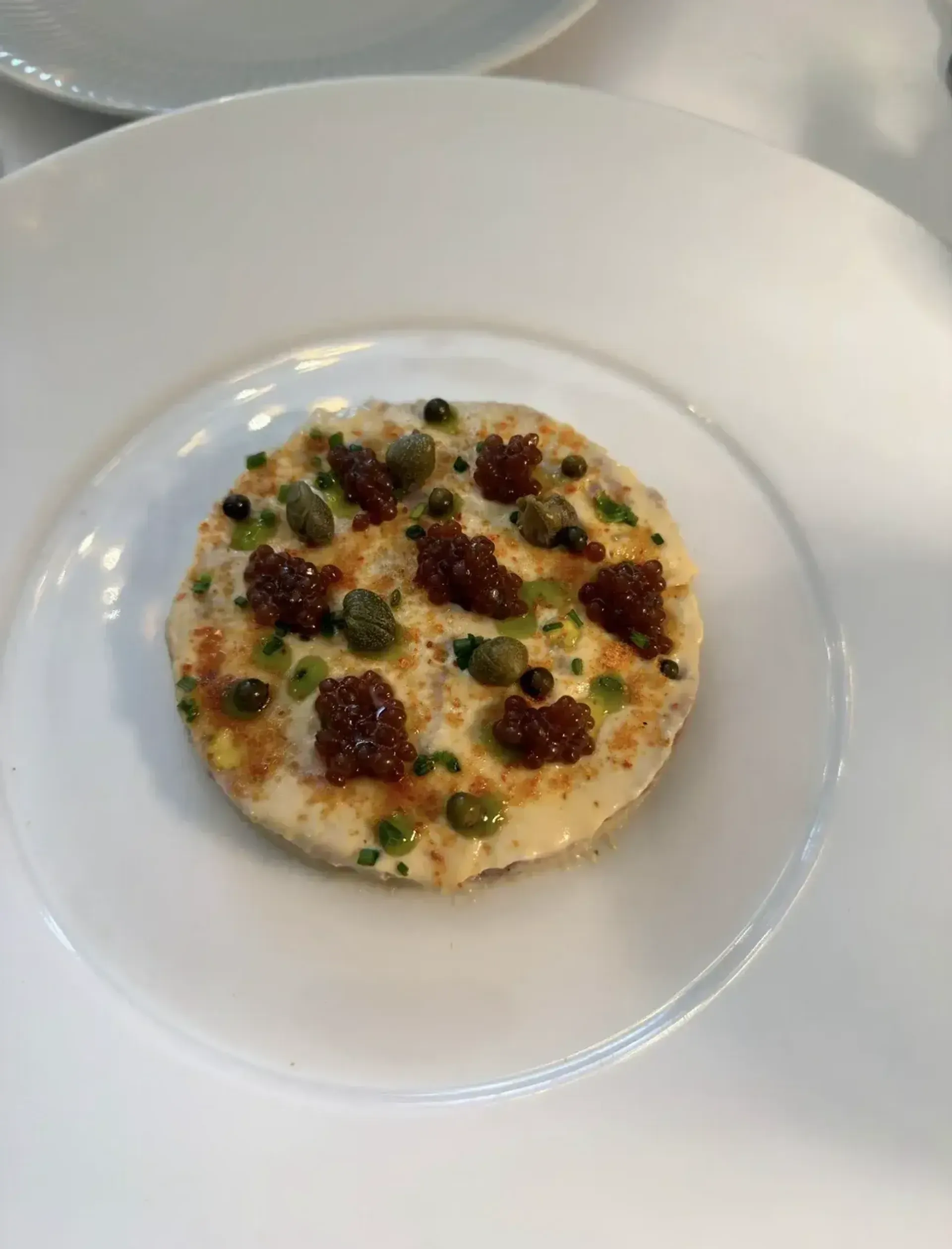 Baisiai mėgstu gerą vitello tonnato. Šis - arti tobulumo! Lėtai virtos veršienos