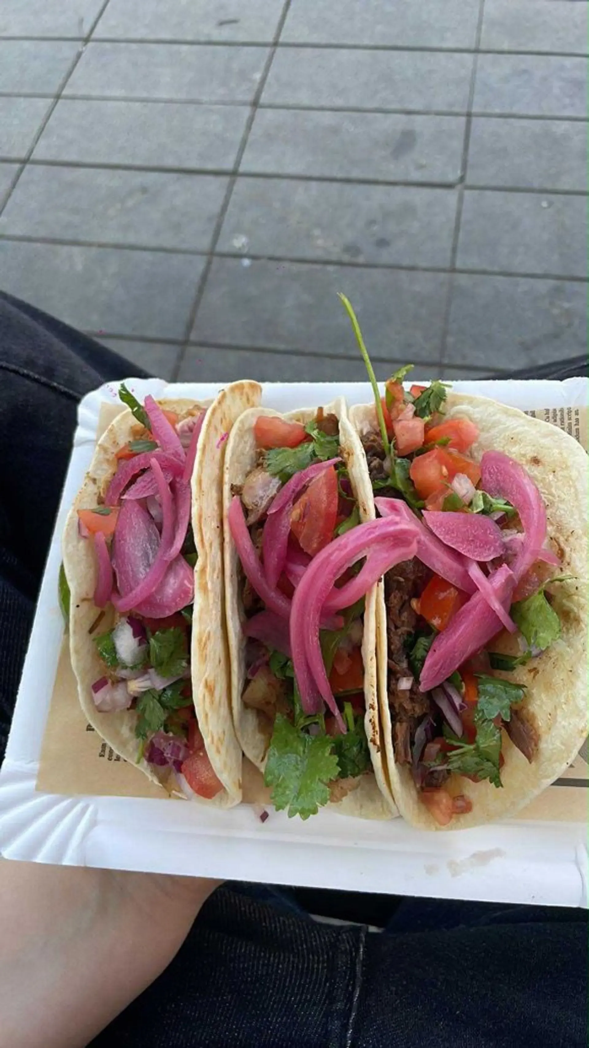 Tvarkingi, skanūs tacos, kuriuos gamina labai mieli žmonės. Nei pridėt, nei atim