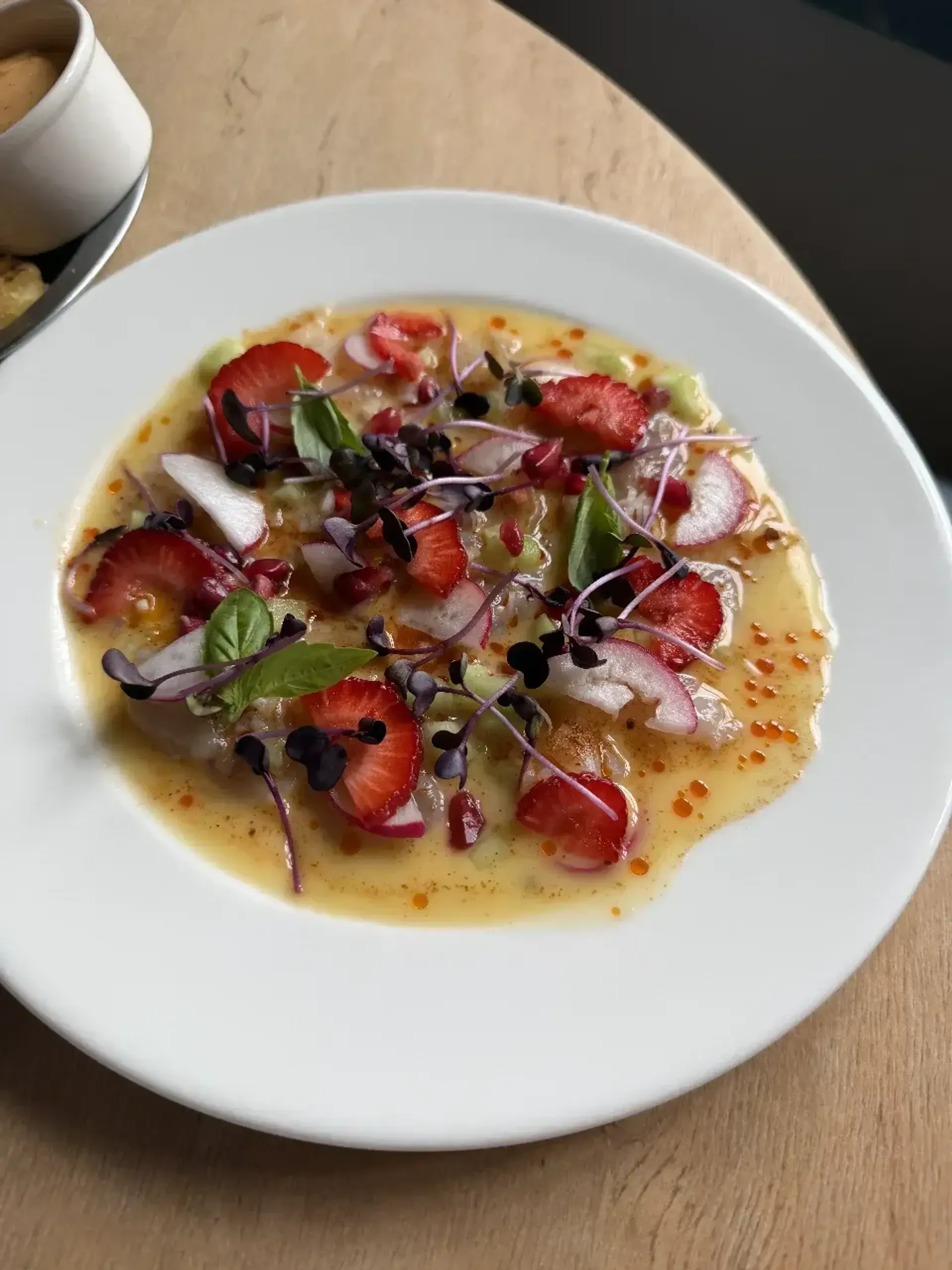 Daug gerai suderintų ingredientų. Ir rūgštu, ir saldu, ir sūru. Kas pasirodė kie