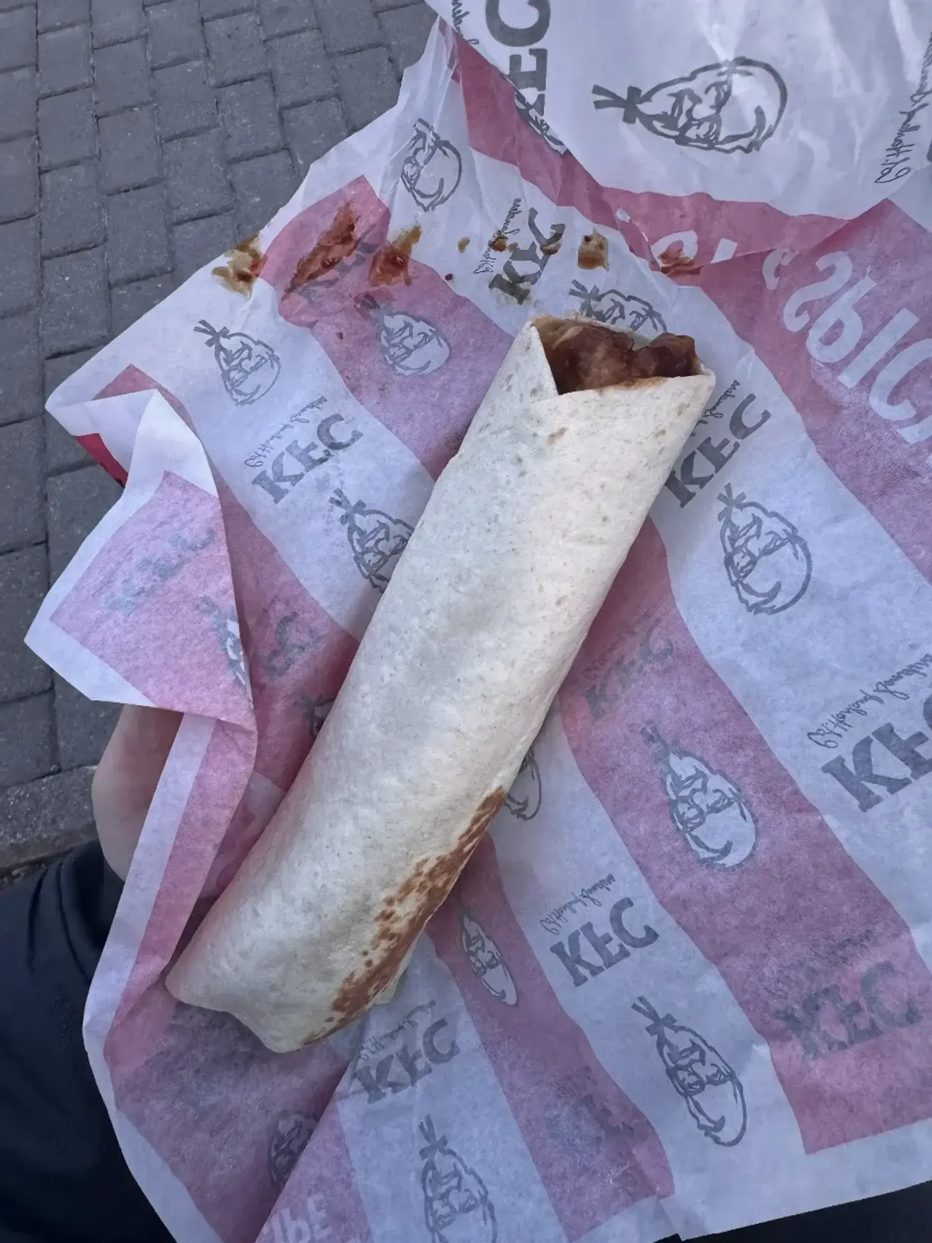 Buvau biškį locked in, kol nepraėjau kfc ir šįkart neišėjo susilaikyti šiai graž