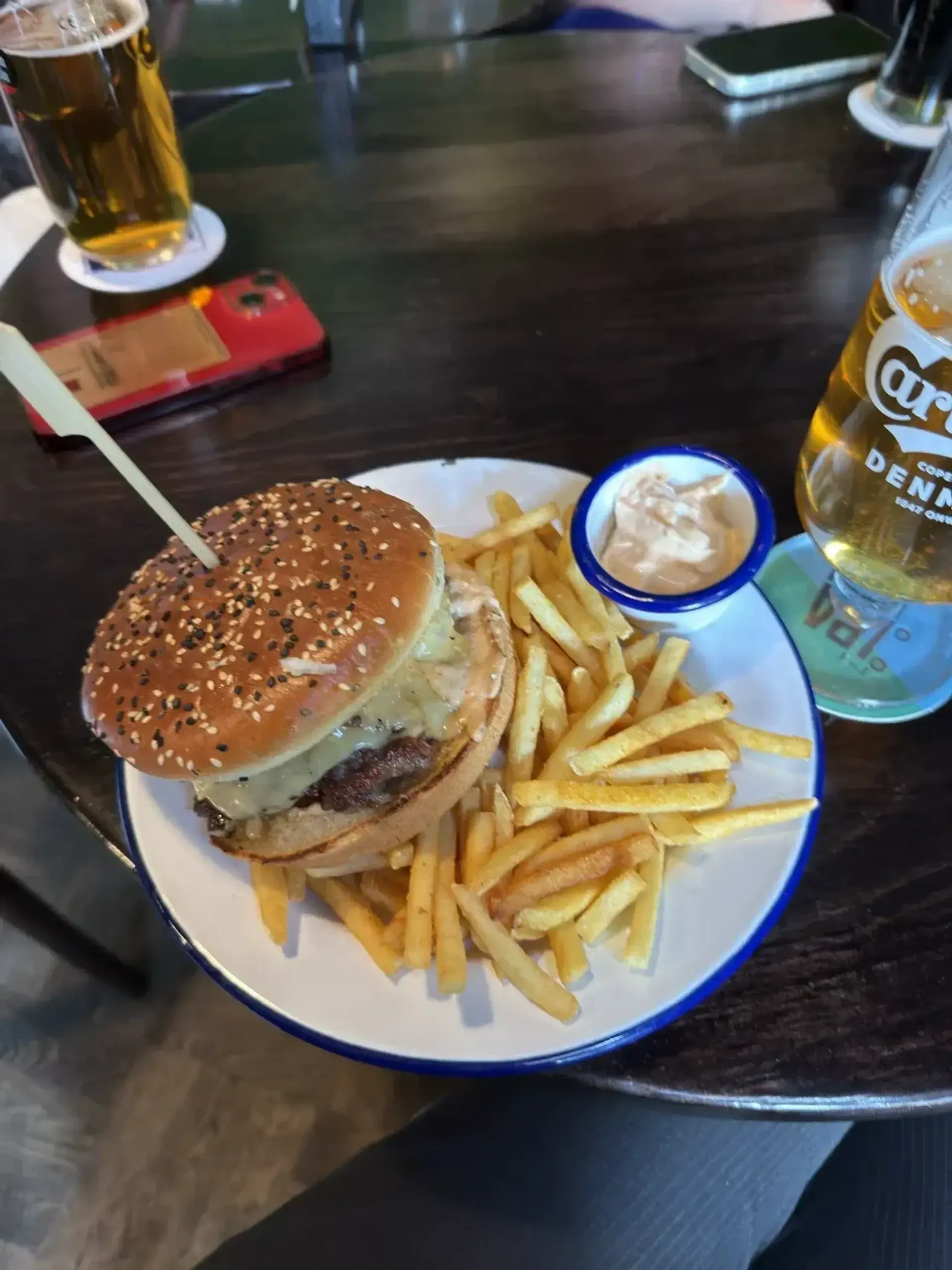 Smash burger it is not. Toks biskeli nesusipratimas. Mesa net nebuvo “smashed”,