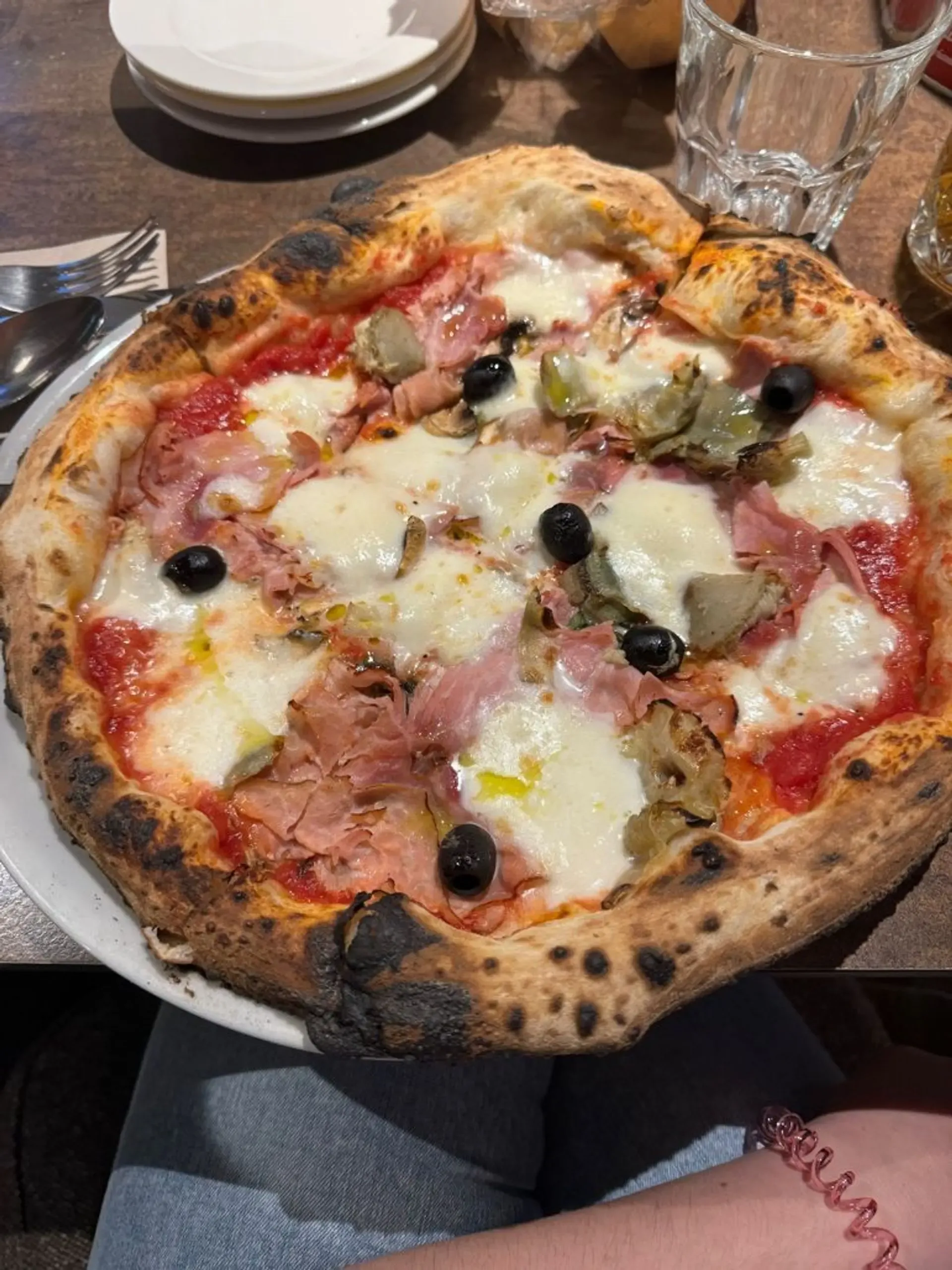 It was a nice pizza. I am conflicted between 3 and 4 stars because the crust was