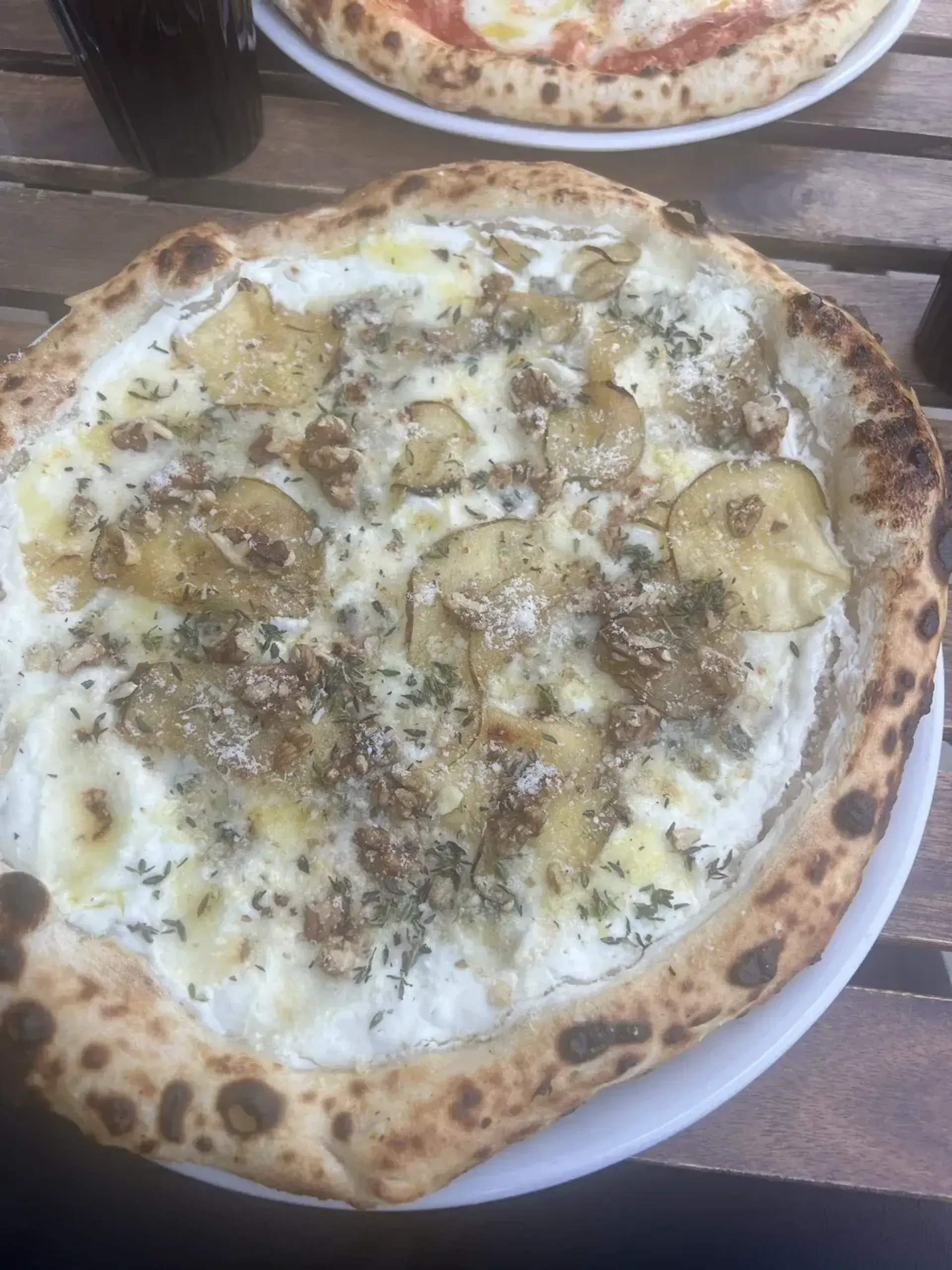 Labai skani pica! 🍕 Gorgonzola su kriauše – super derinys, sūrio intensyvumas l