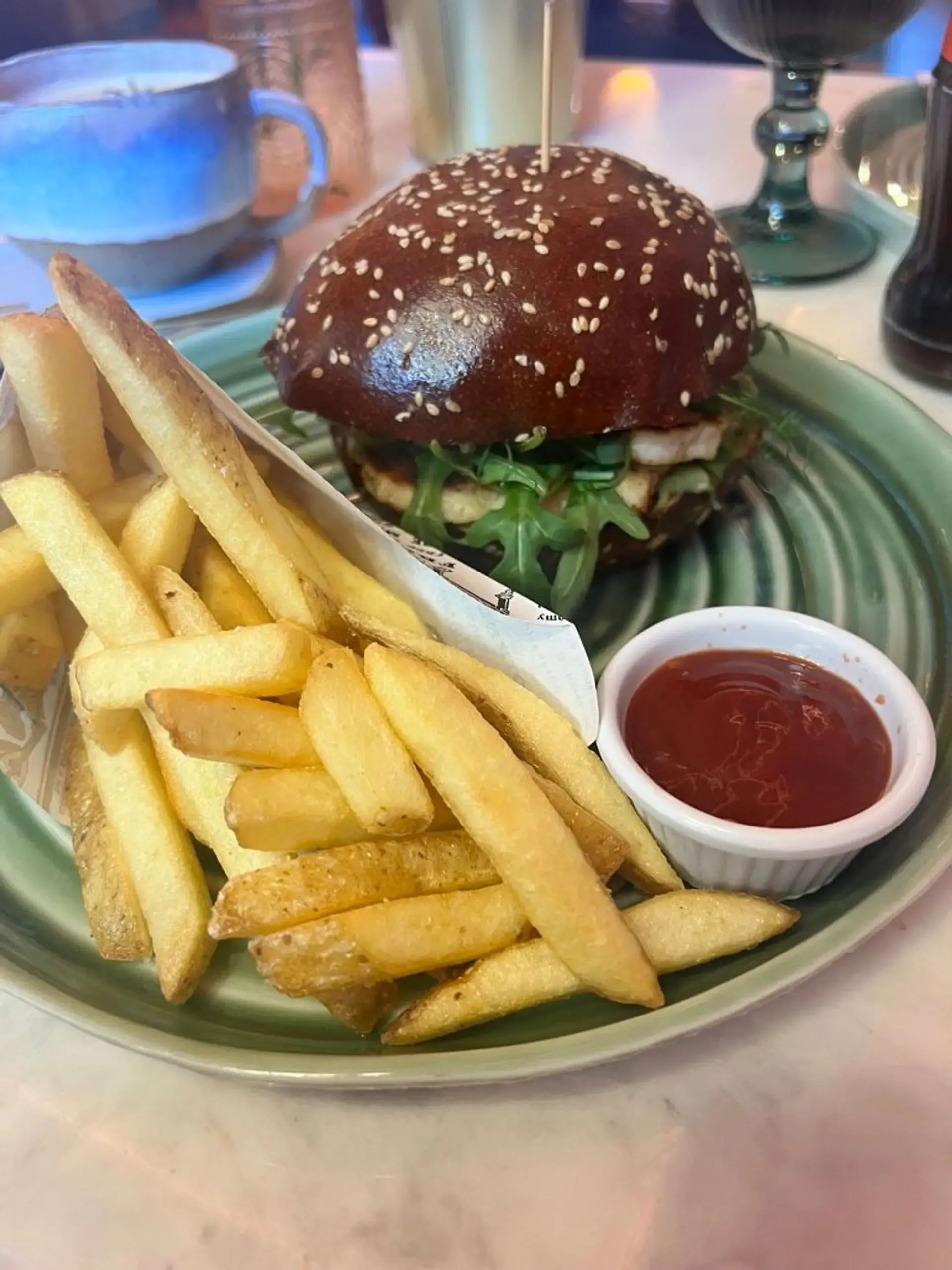 Halumio burgeris – pats labai skanus, tačiau garstyčios pernelyg dominuoja ir už