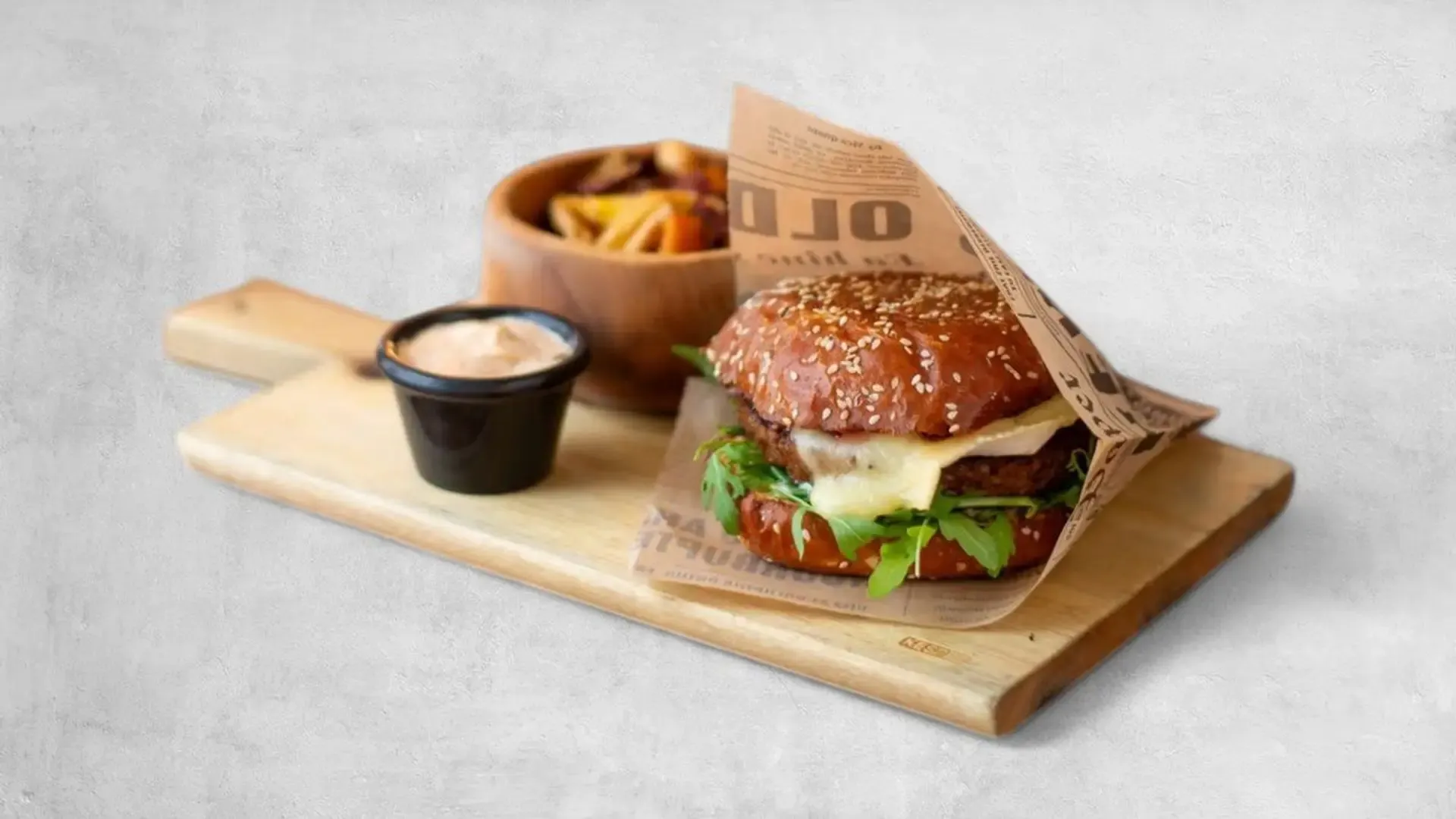 Spanguolių ir brie sūrio burgeris